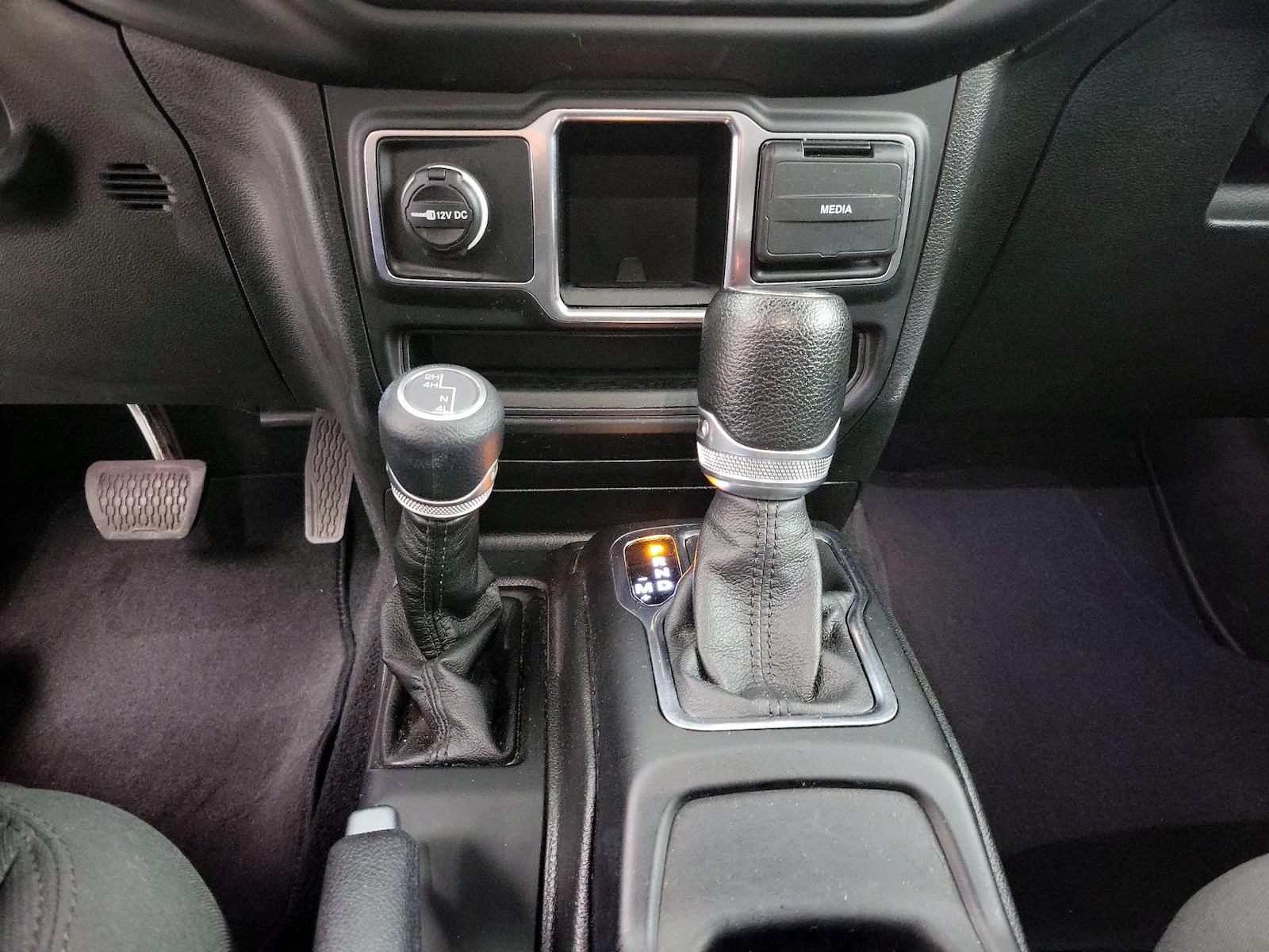 2023 Jeep Wrangler 4-Door Sport - Photo 18