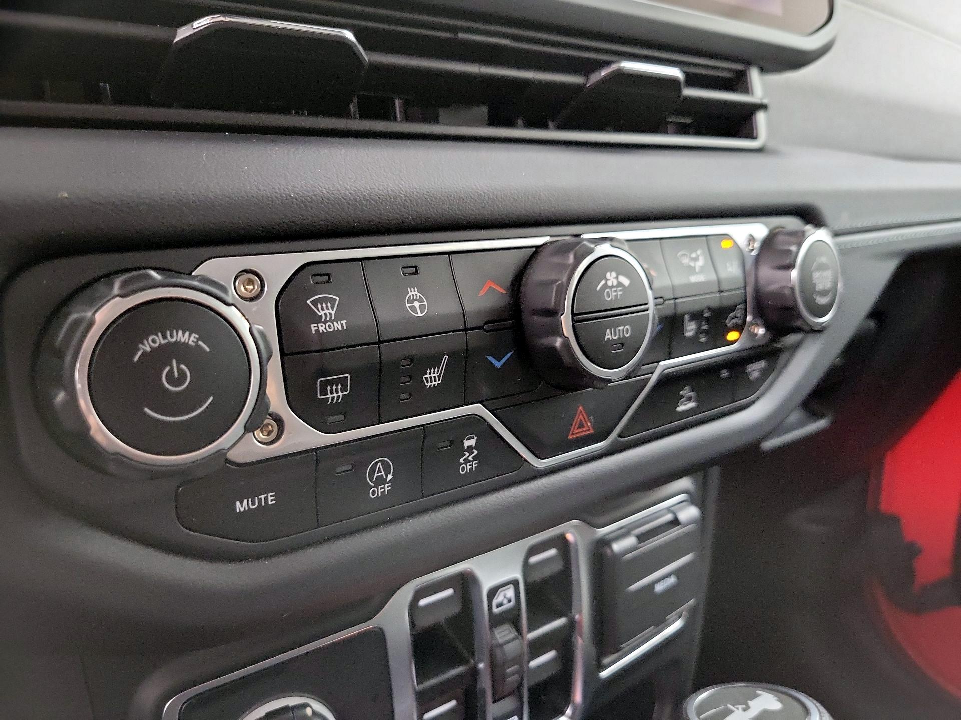 Thumbnail: 2025 Jeep Wrangler - 16