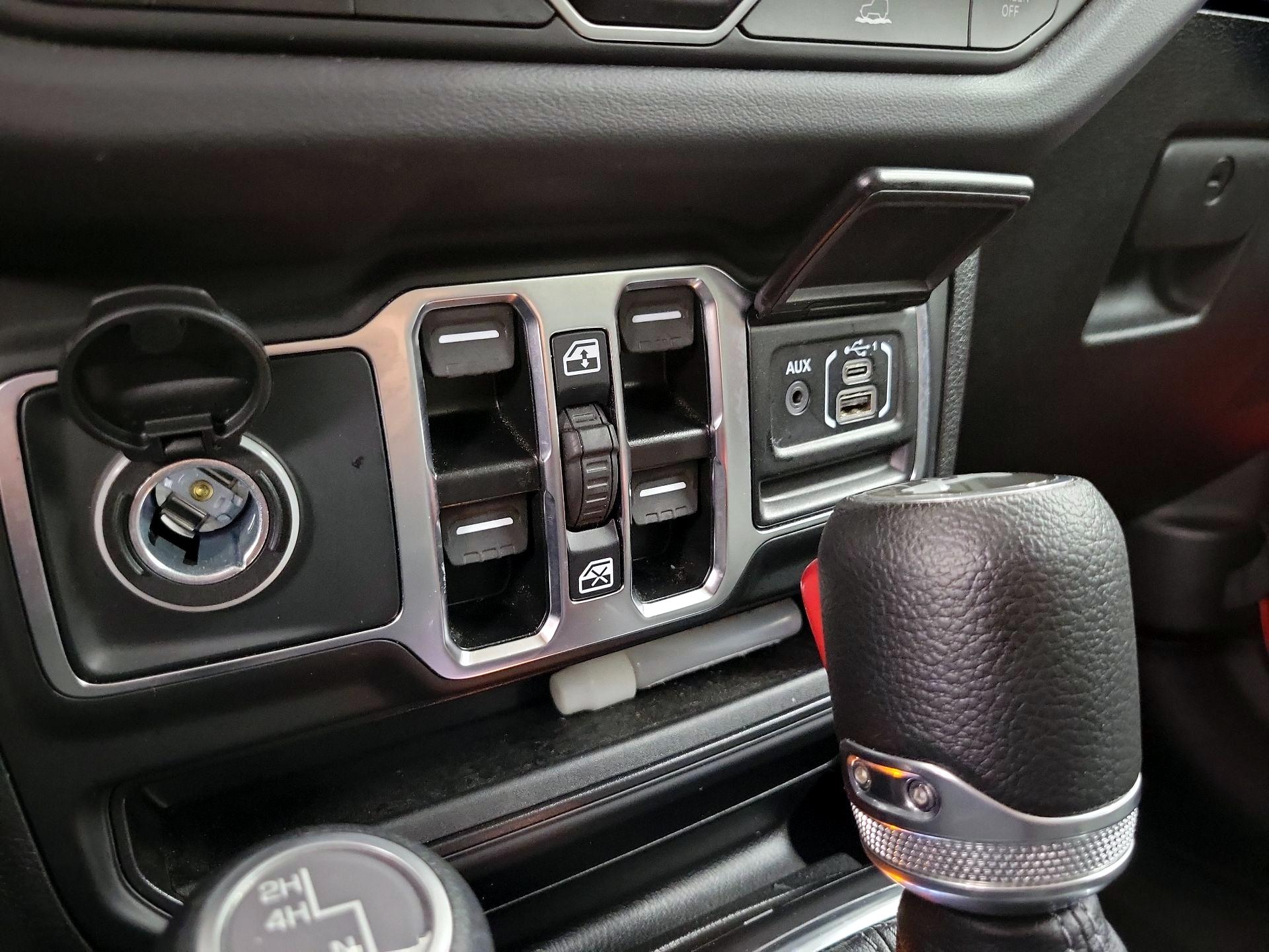 Thumbnail: 2025 Jeep Wrangler - 18