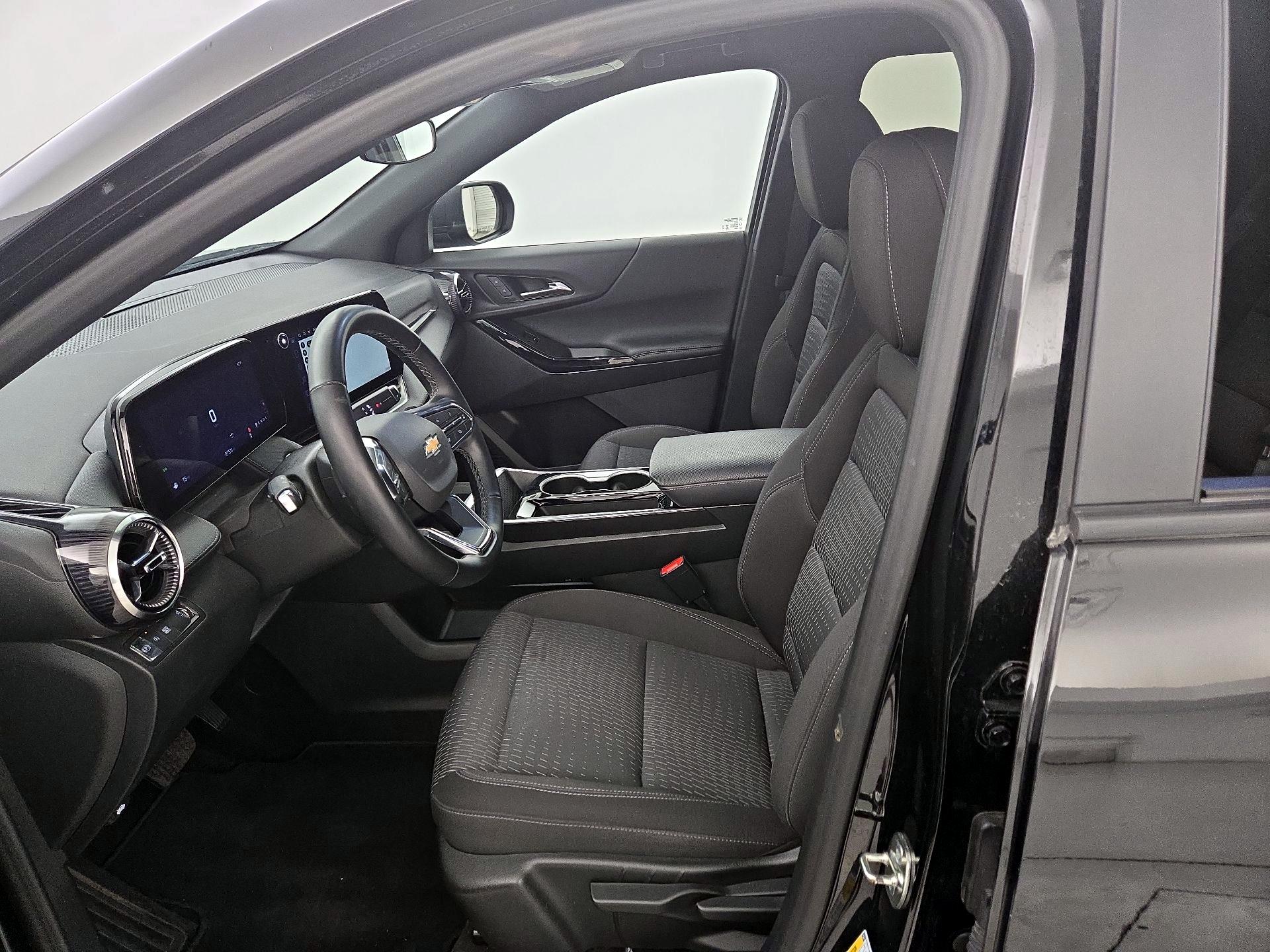 Thumbnail: 2025 Chevrolet Equinox - 11