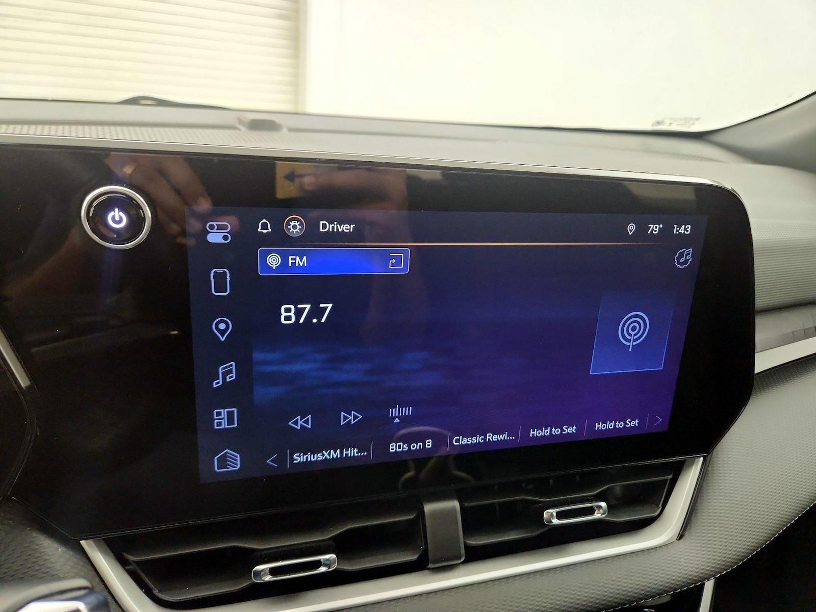 2025 Chevrolet Equinox LT - Photo 15