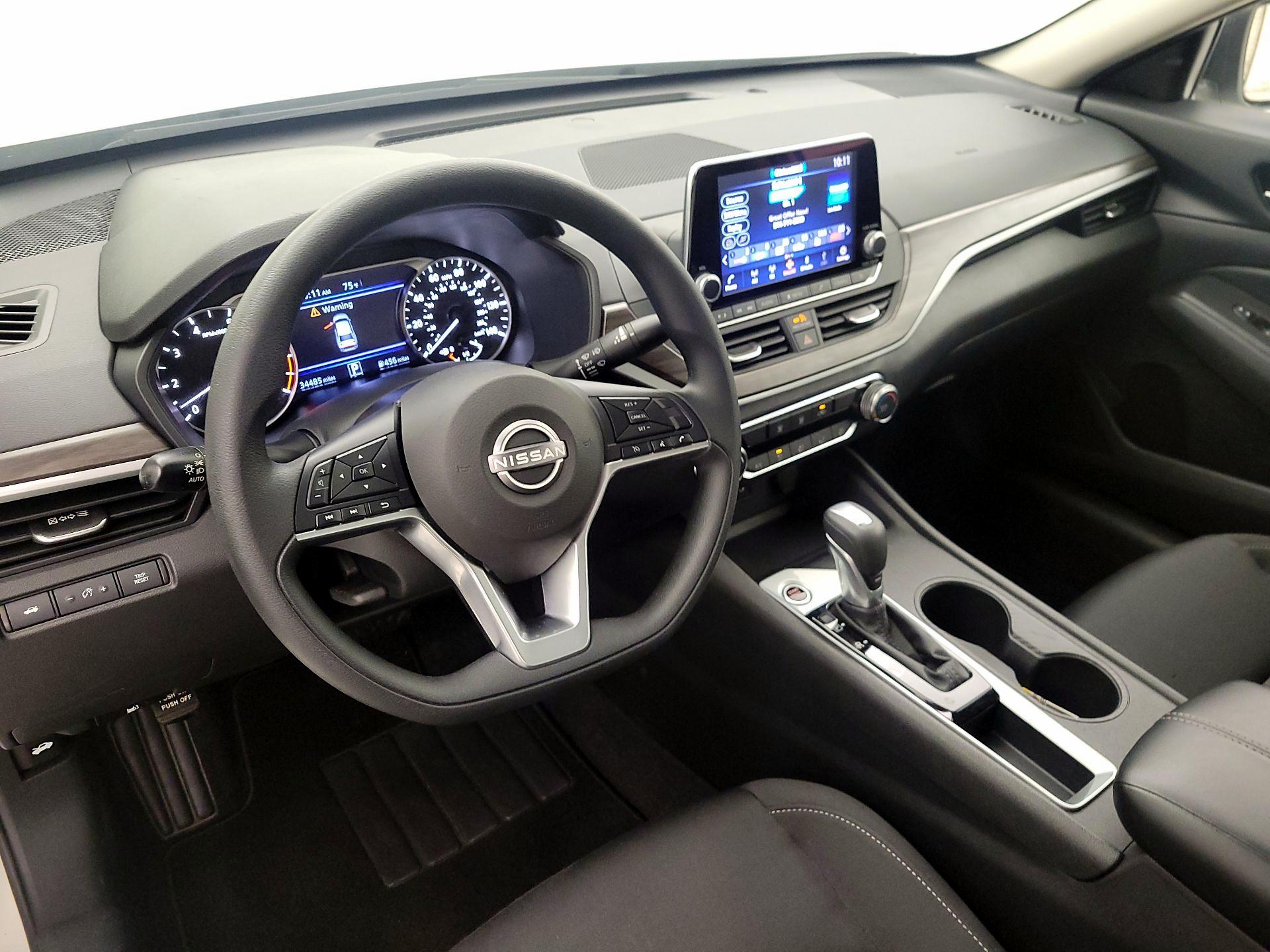 Thumbnail: 2025 Nissan Altima - 9