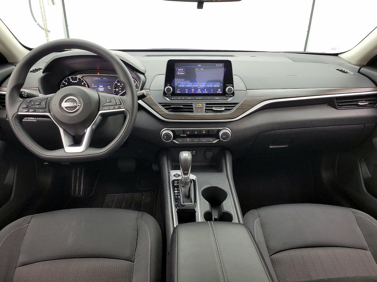 2025 Nissan Altima SV - Photo 10