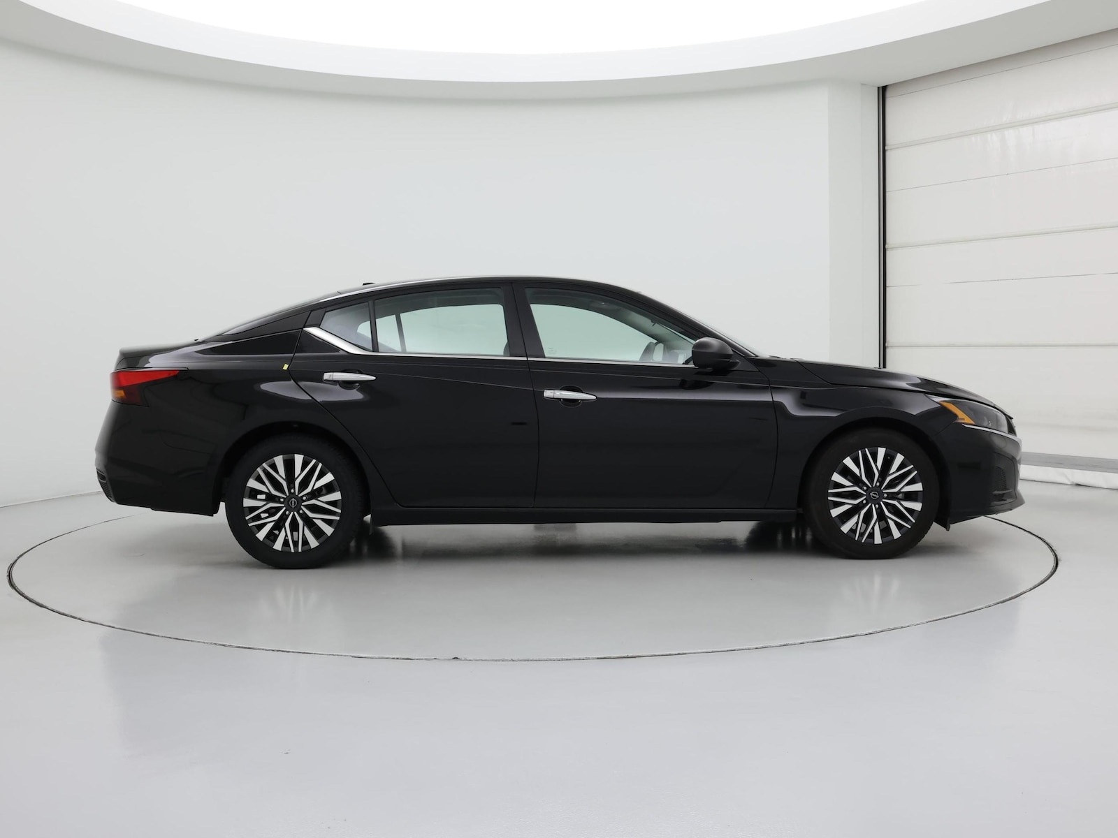 2025 Nissan Altima SV - Photo 8