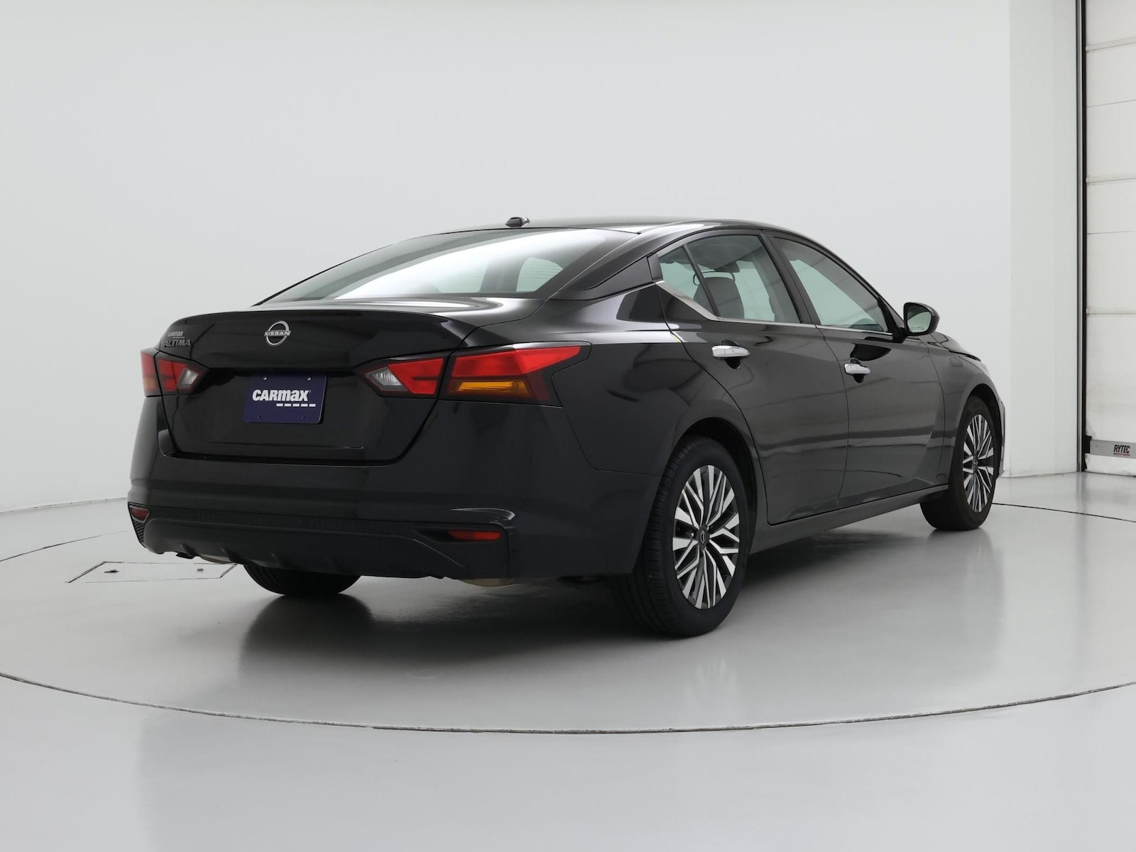 2025 Nissan Altima SV - Photo 9