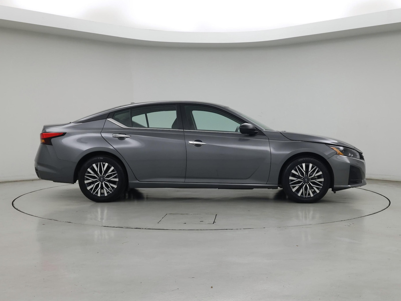 2025 Nissan Altima SV - Photo 8