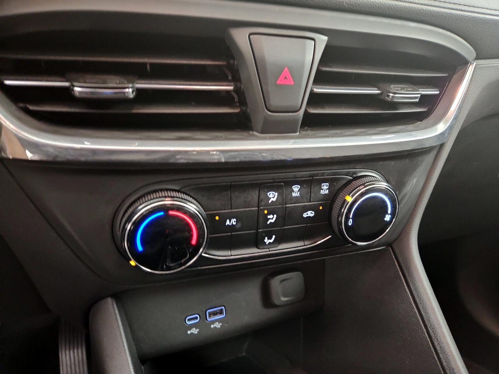 2025 Buick Encore GX Preferred - Photo 17