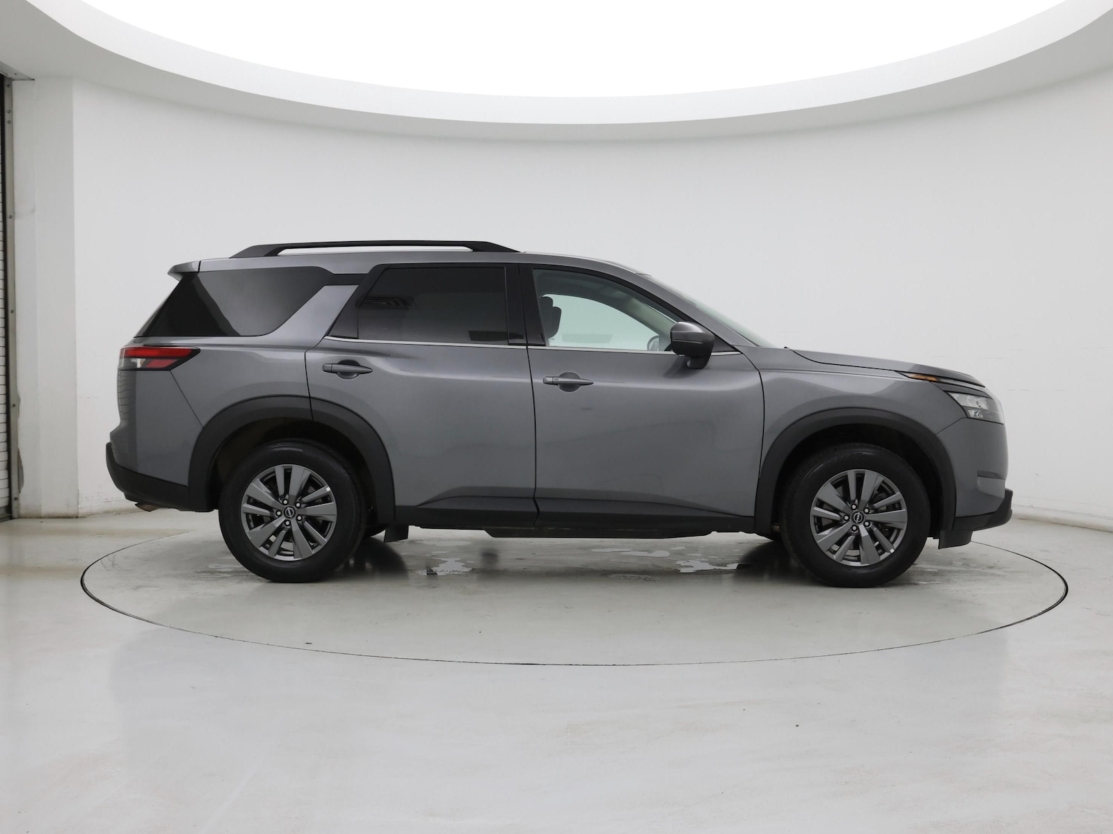 2025 Nissan Pathfinder SV - Photo 8
