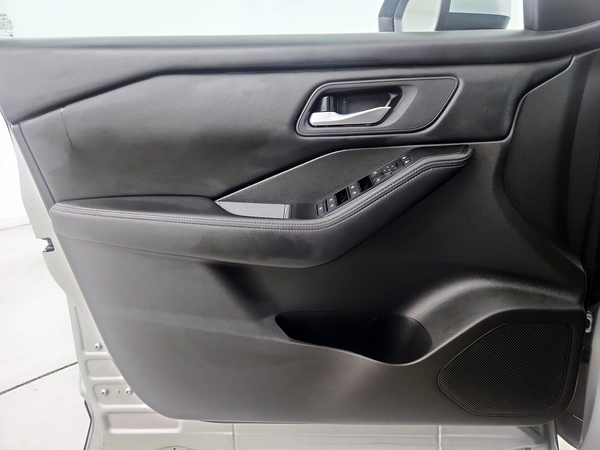 Thumbnail: 2025 Nissan Rogue - 12