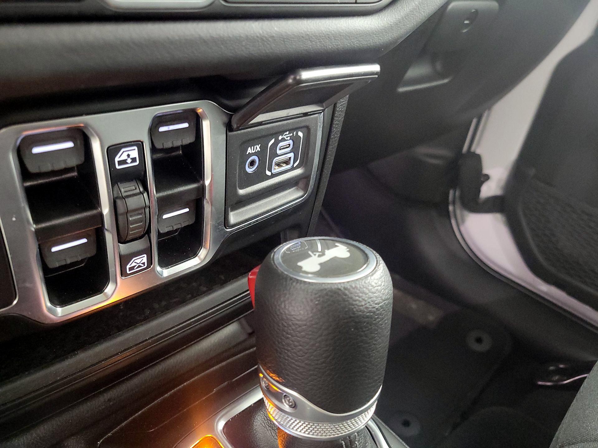Thumbnail: 2025 Jeep Wrangler - 18