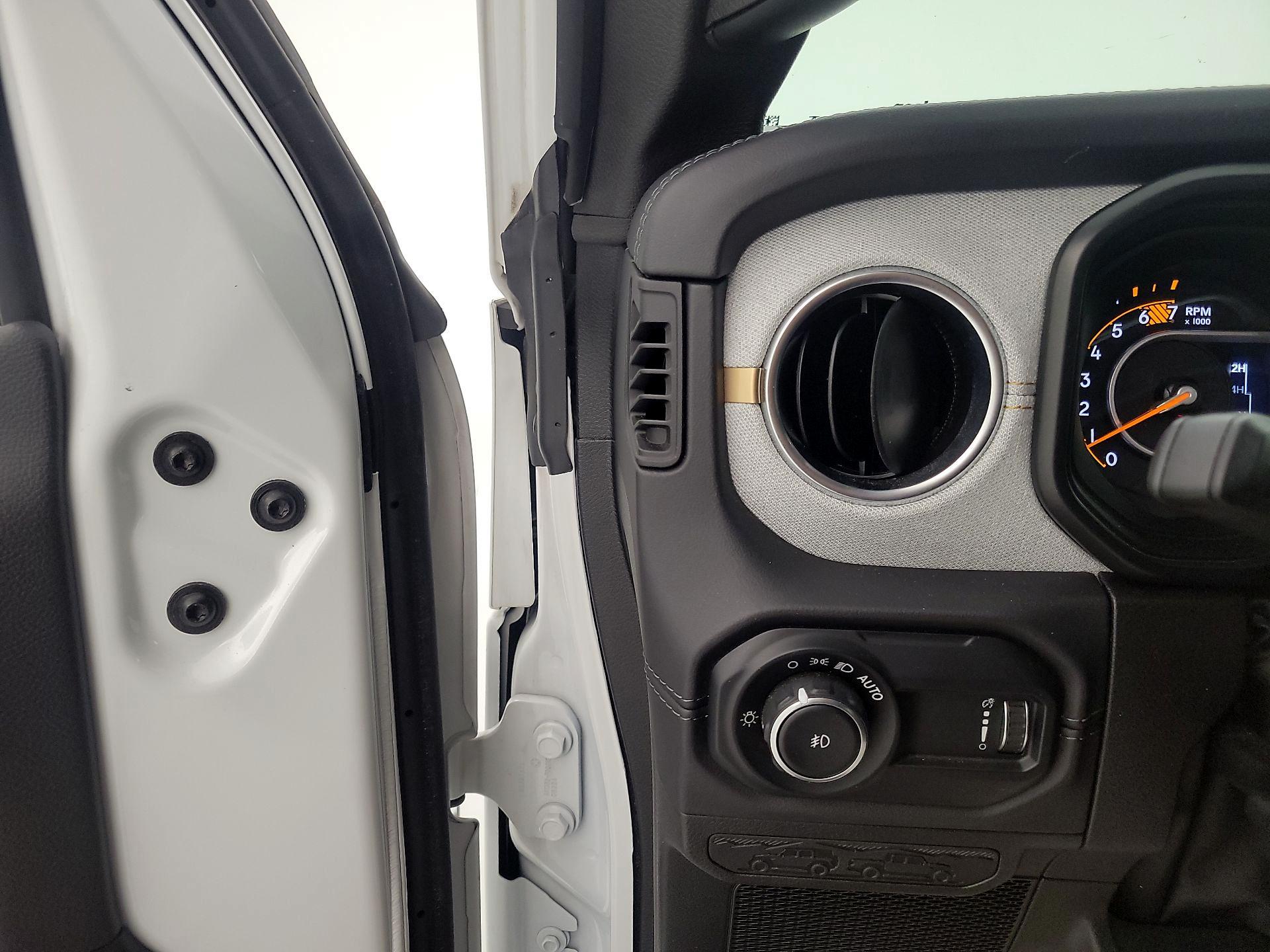 Thumbnail: 2025 Jeep Wrangler - 13