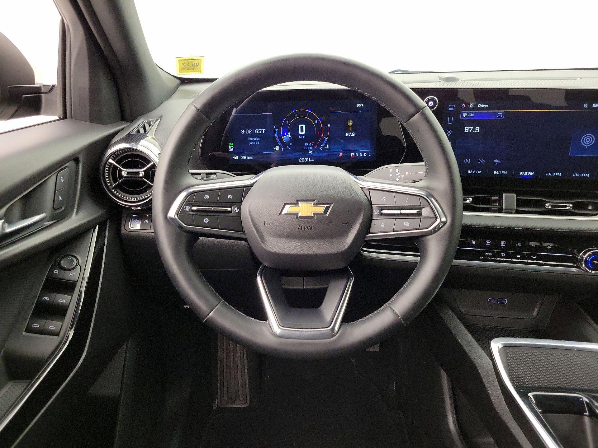 Thumbnail: 2025 Chevrolet Equinox - 10