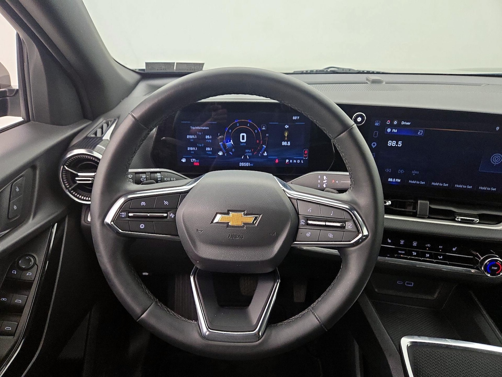 2025 Chevrolet Equinox LT - Photo 11