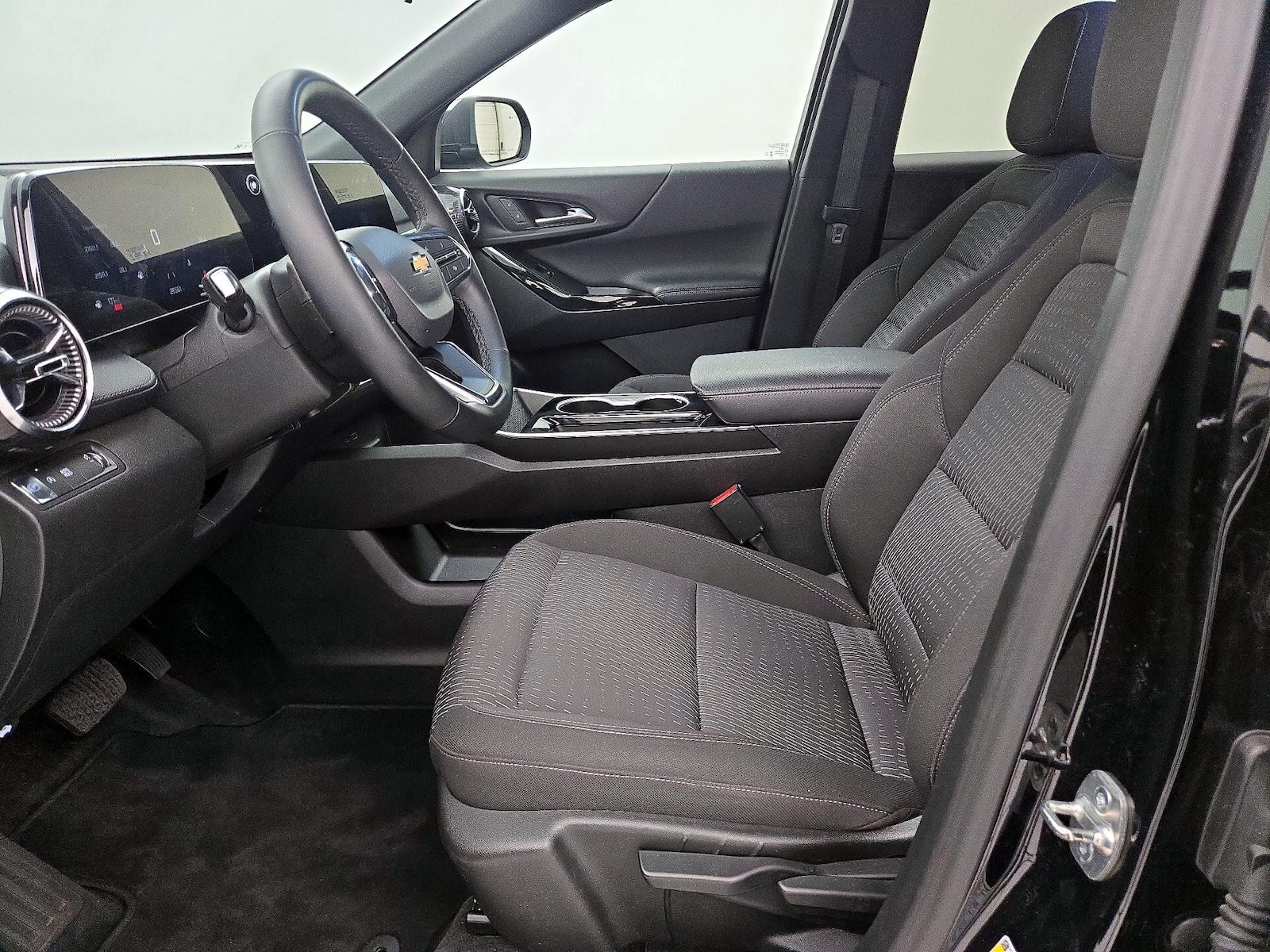 2025 Chevrolet Equinox LT - Photo 12