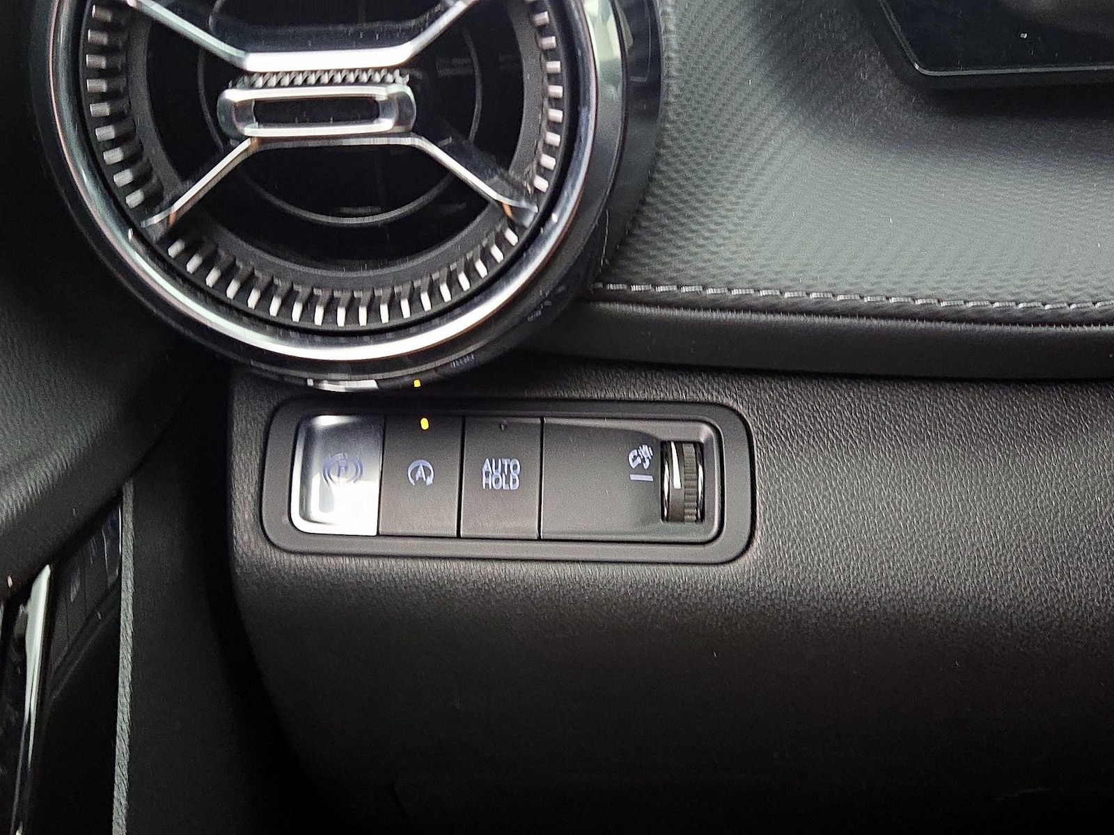 2025 Chevrolet Equinox LT - Photo 14