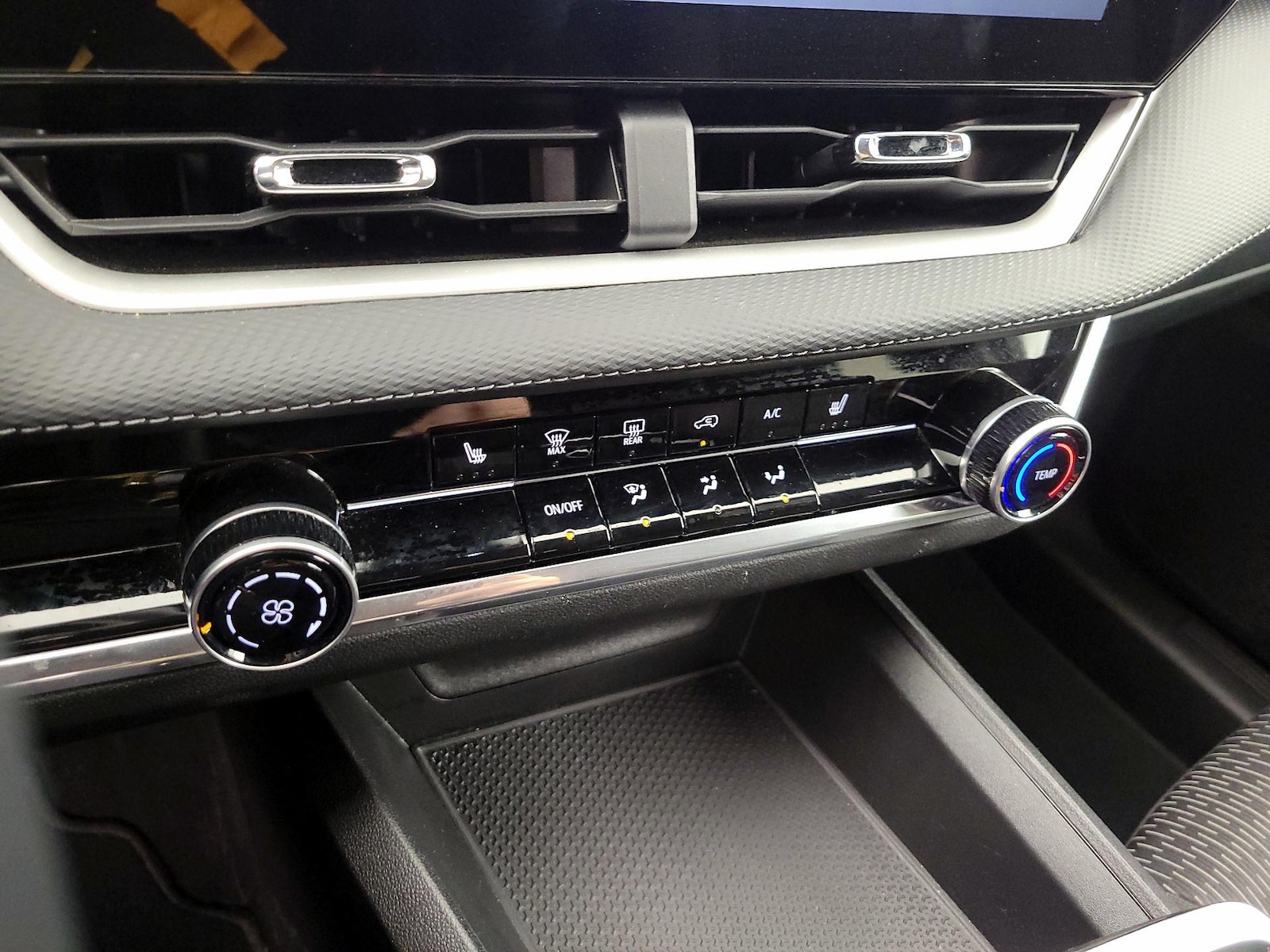 2025 Chevrolet Equinox LT - Photo 18