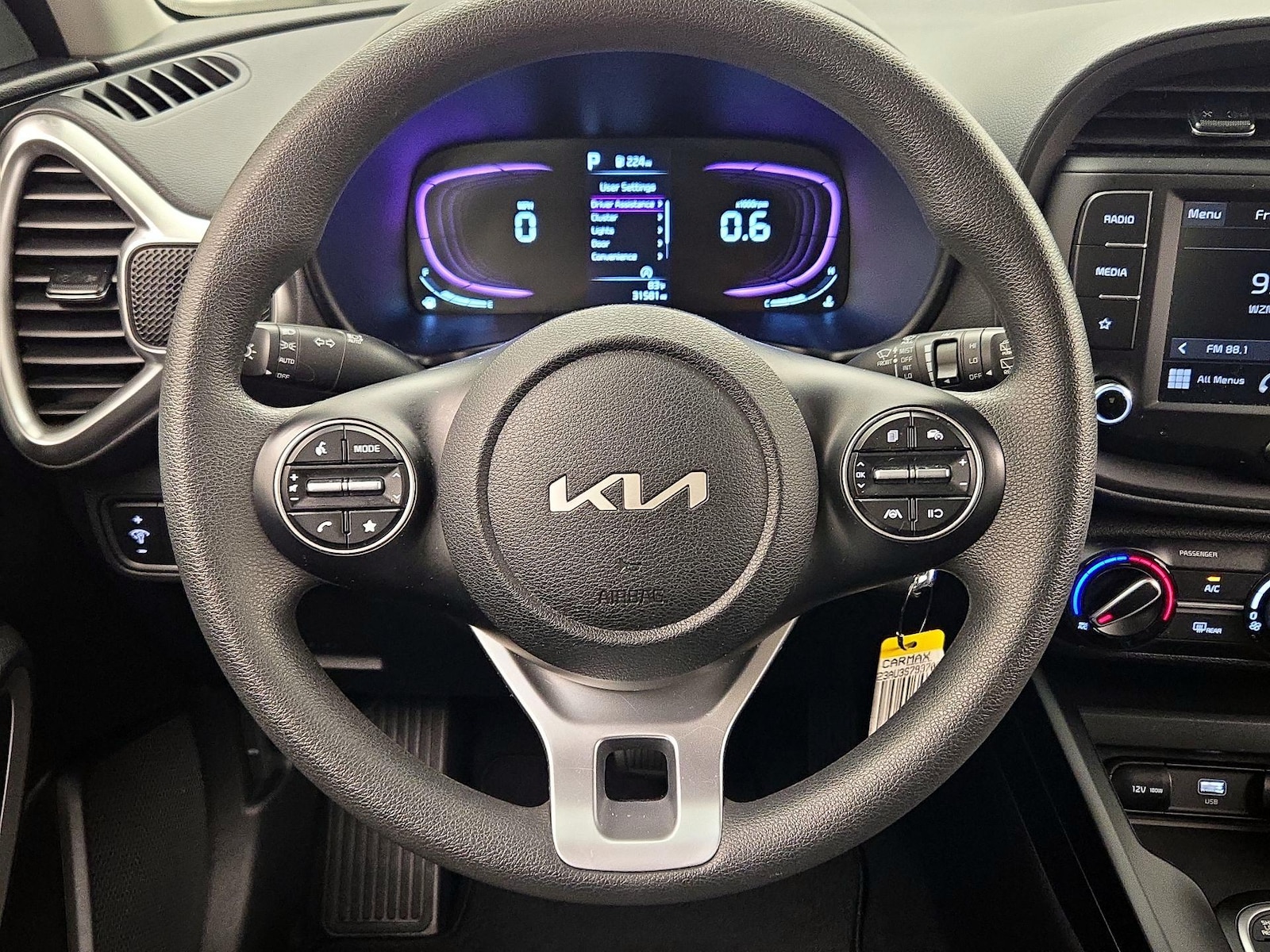 2025 Kia Soul LX - Photo 11
