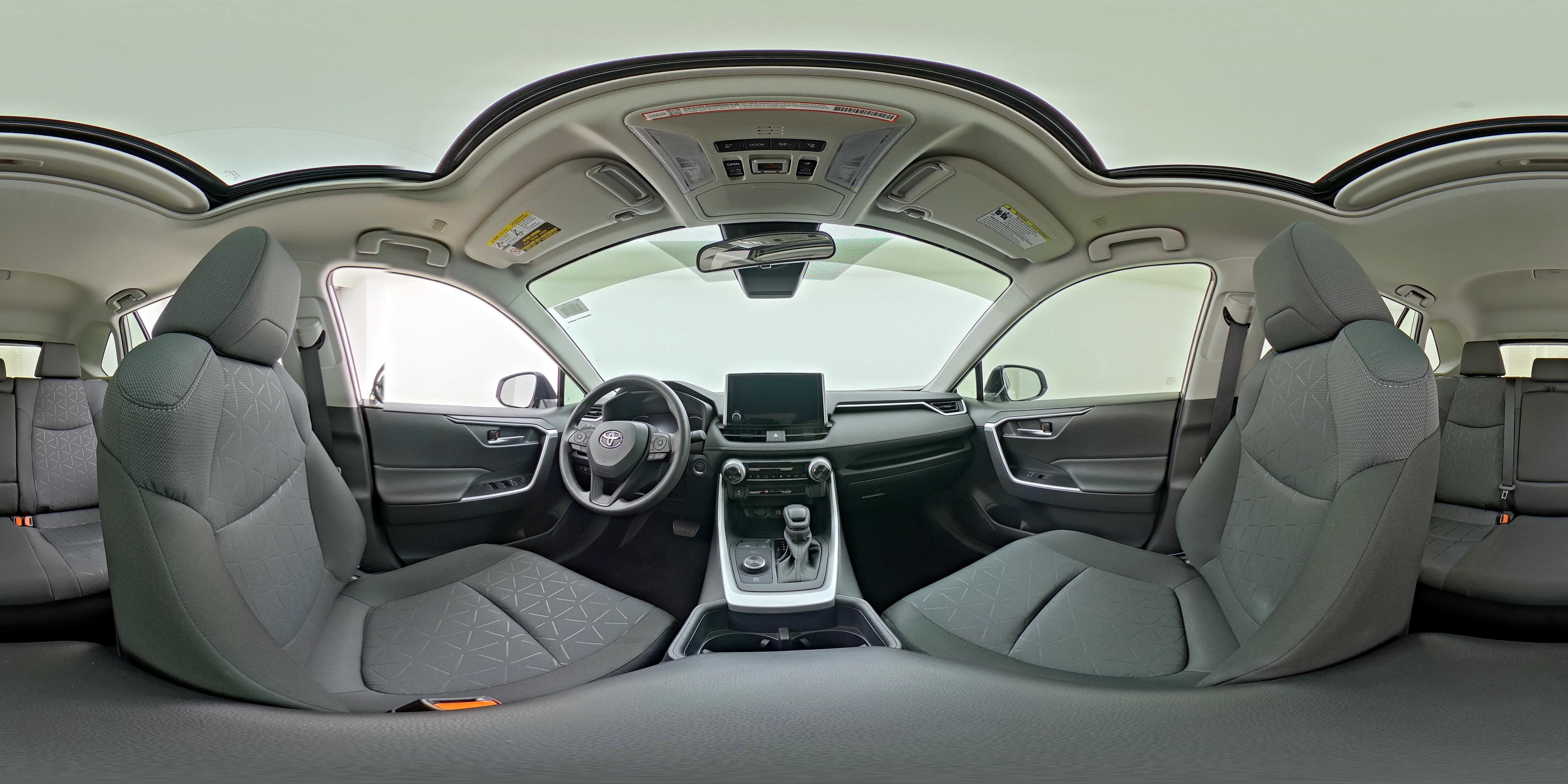 2025 Toyota RAV4 XLE - Photo 24