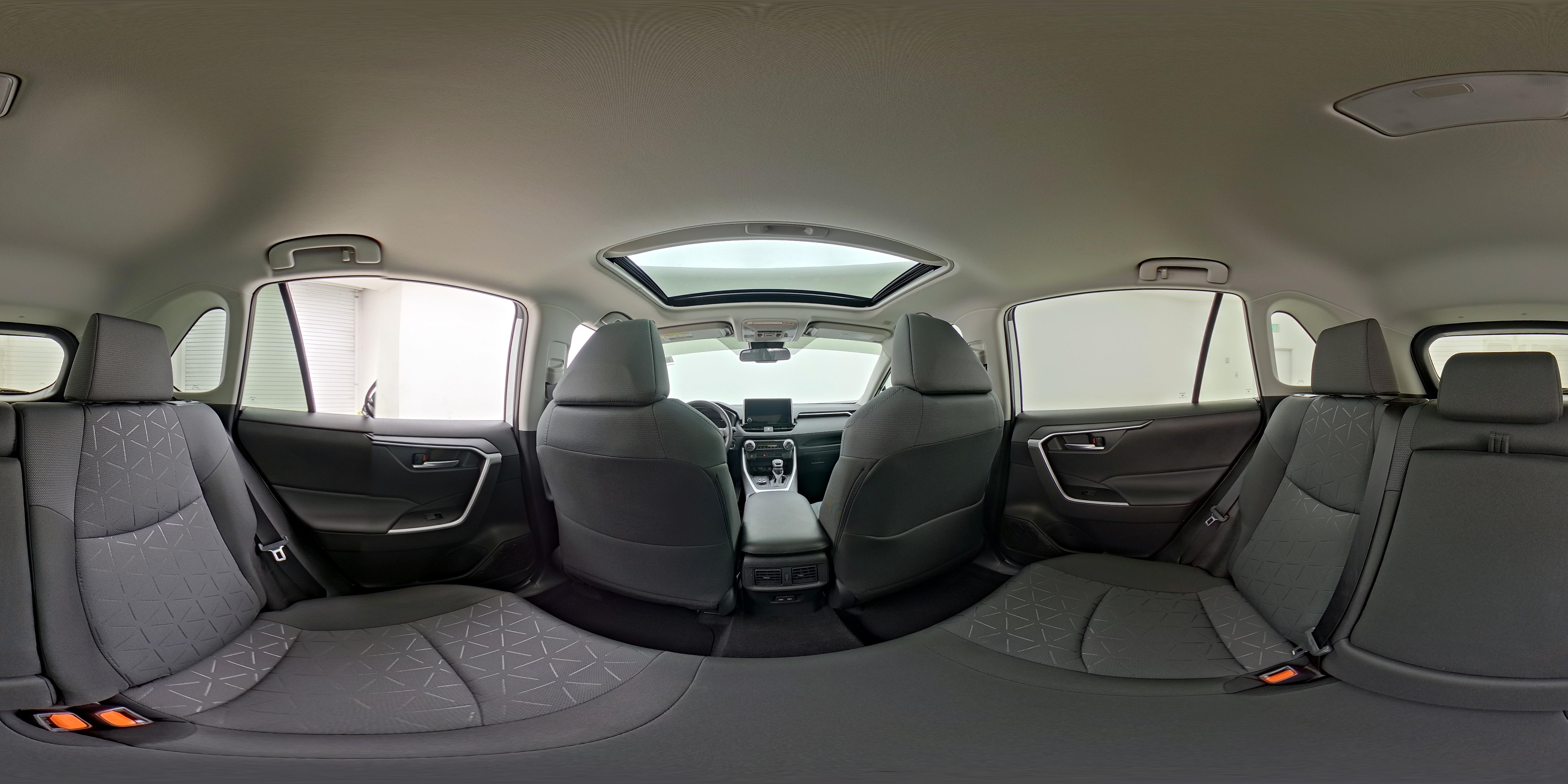 2025 Toyota RAV4 XLE - Photo 25