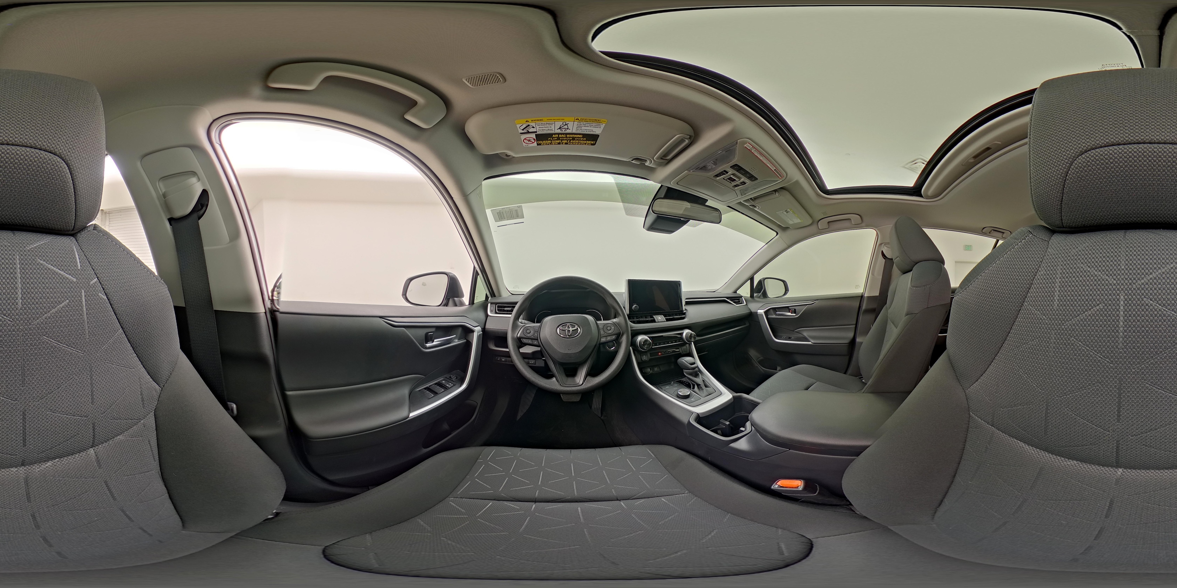 2025 Toyota RAV4 XLE - Photo 26