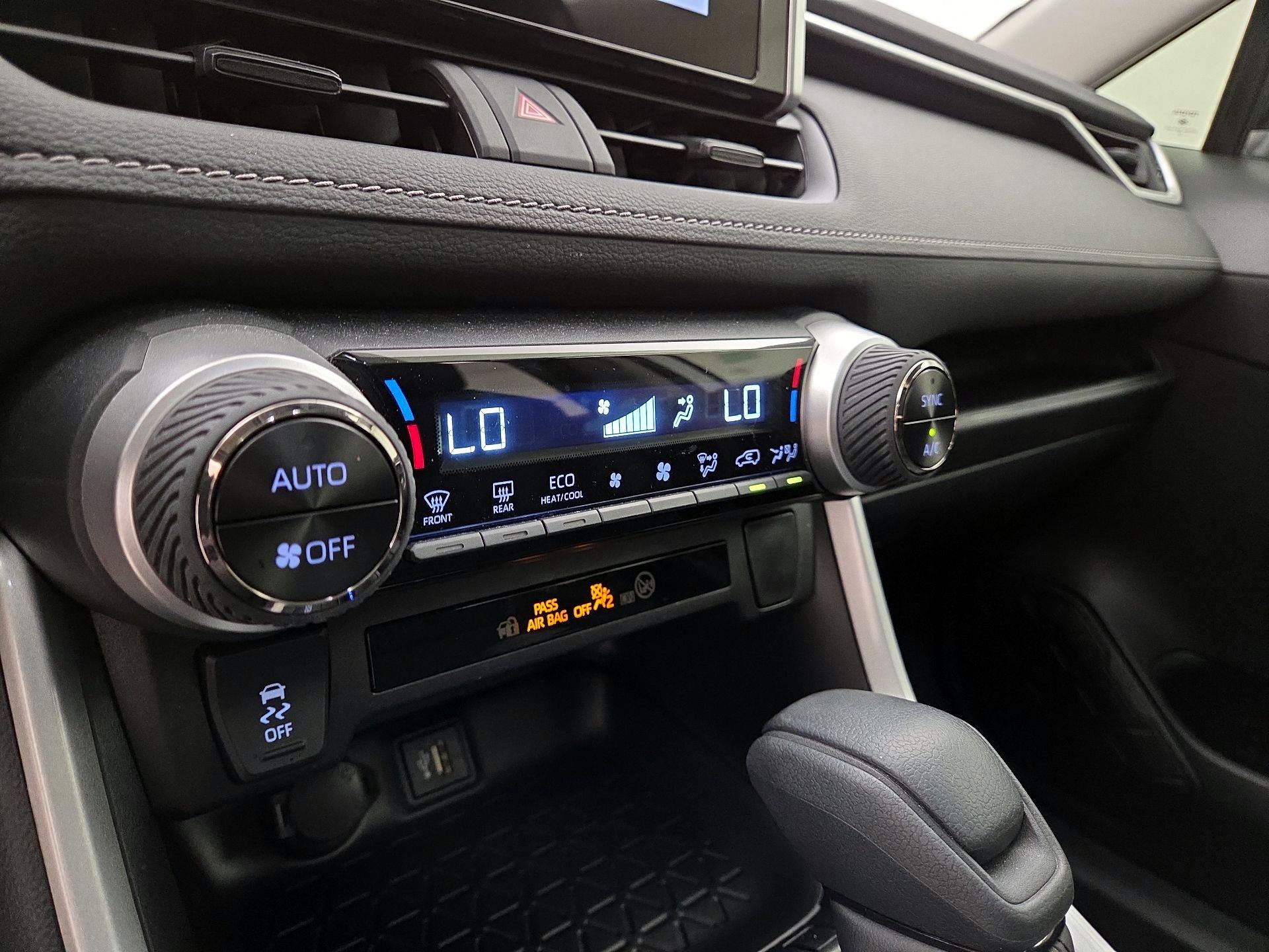 Thumbnail: 2025 Toyota RAV4 - 15