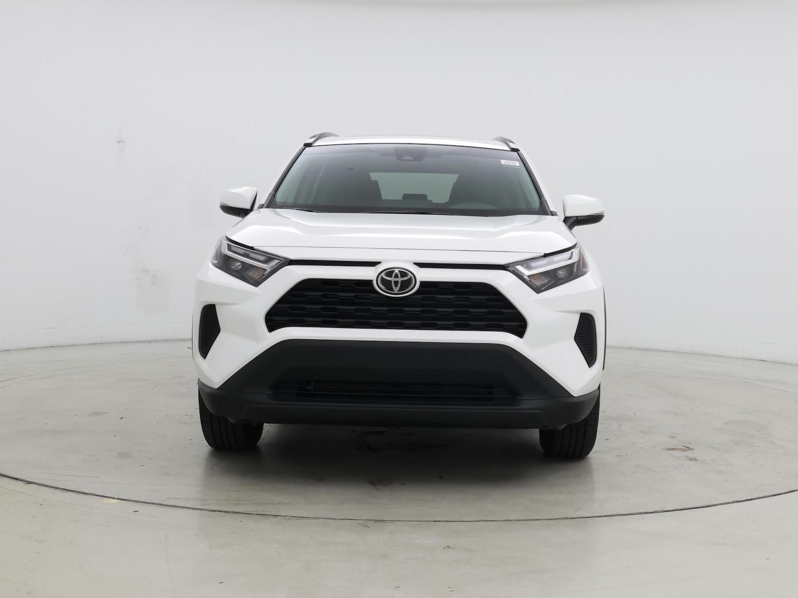2025 Toyota RAV4 XLE - Photo 6