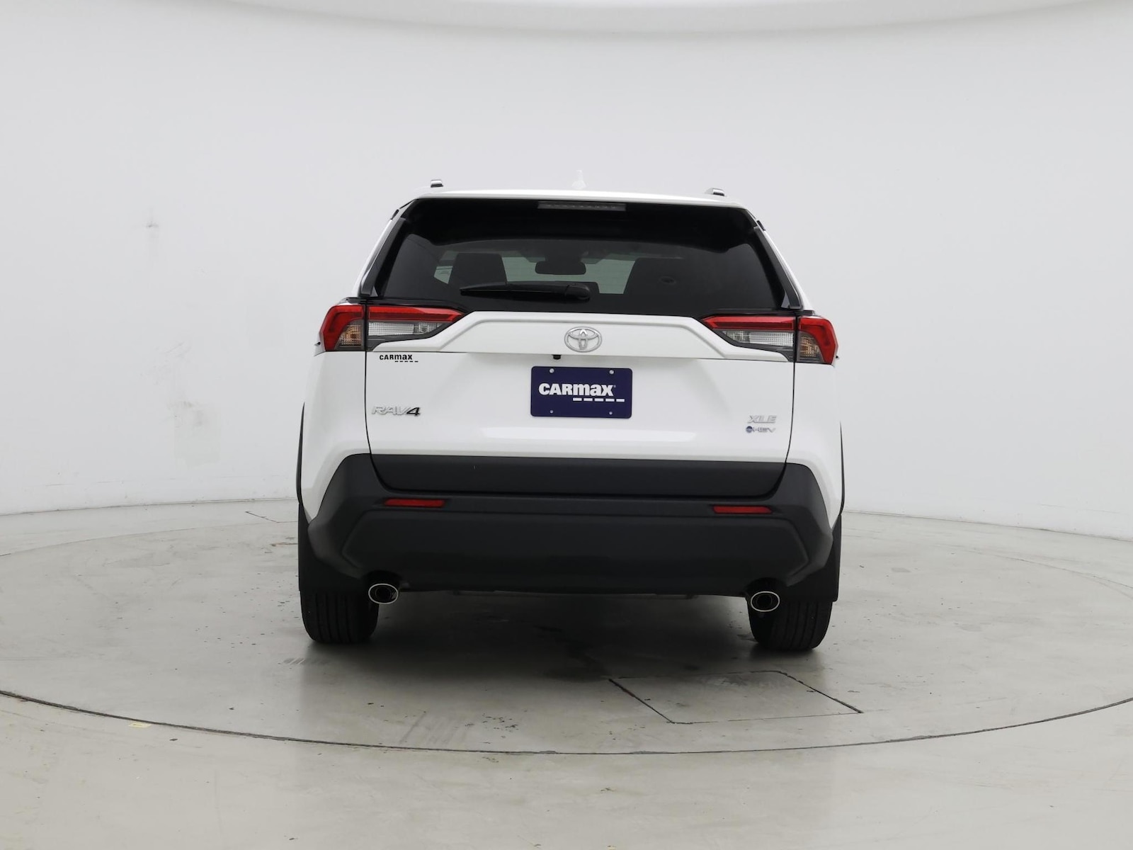 2025 Toyota RAV4 XLE - Photo 7