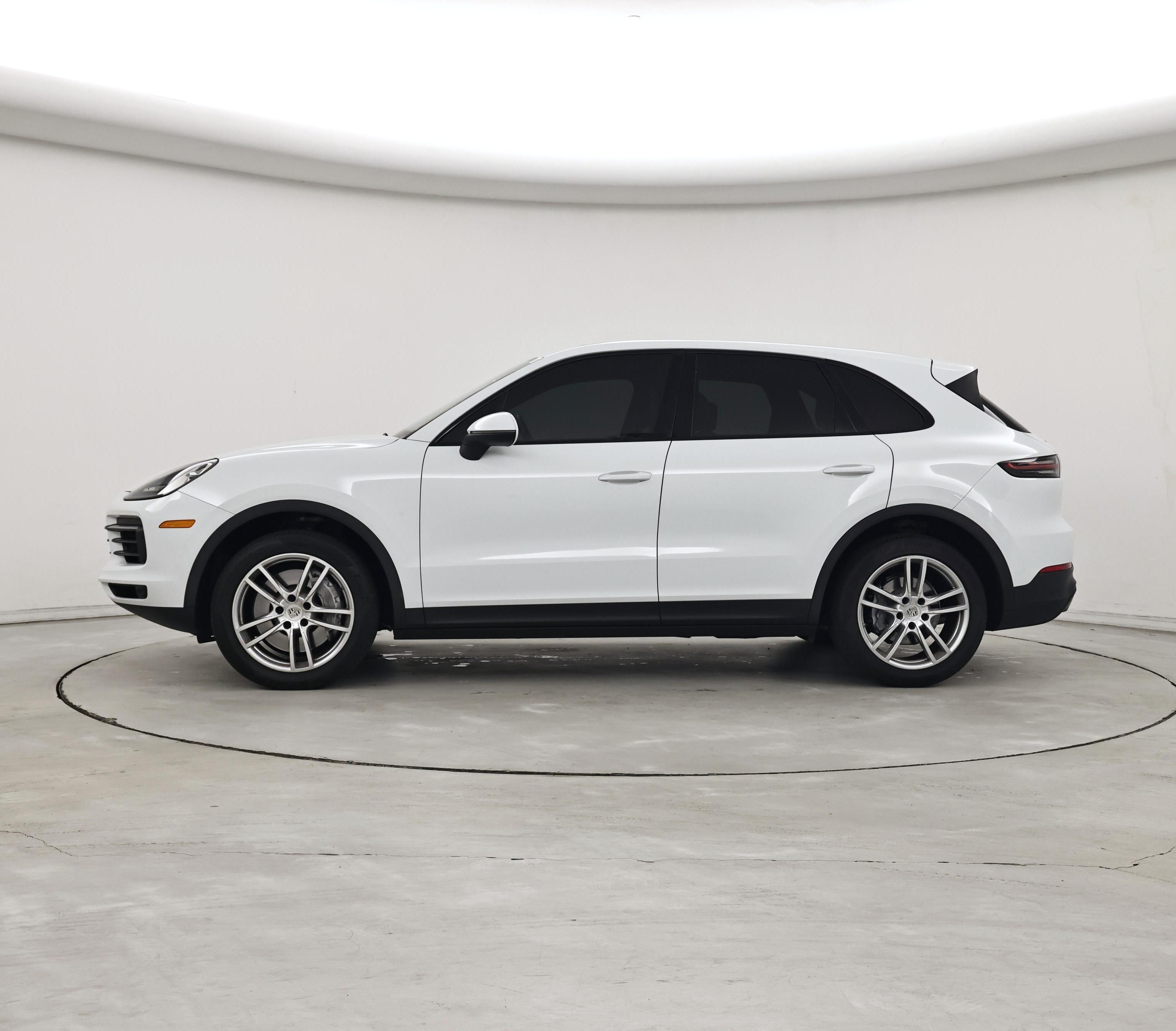 Thumbnail: 2021 Porsche Cayenne - 3