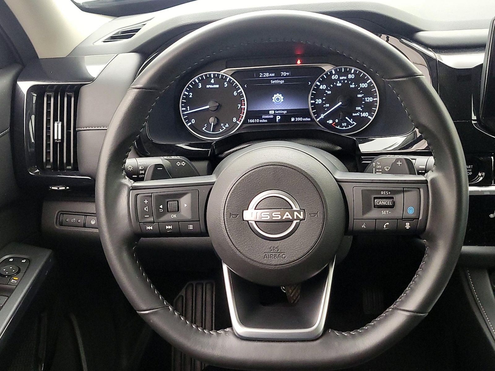 2025 Nissan Pathfinder SV - Photo 11
