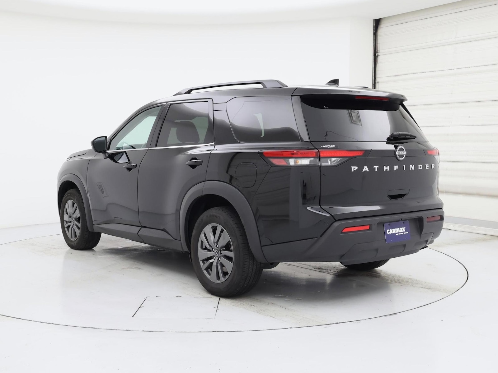 2025 Nissan Pathfinder SV - Photo 3