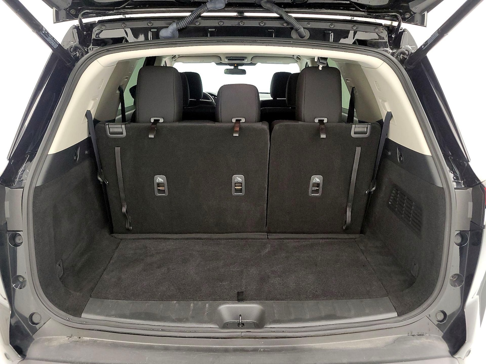 2025 Nissan Pathfinder SV - Photo 22