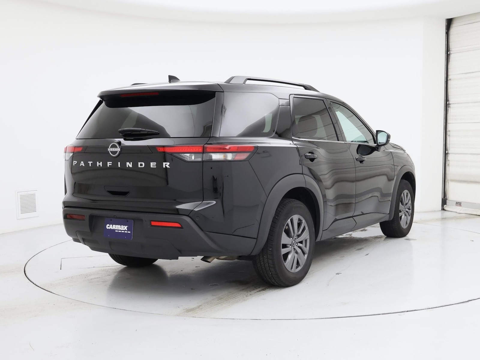 2025 Nissan Pathfinder SV - Photo 9