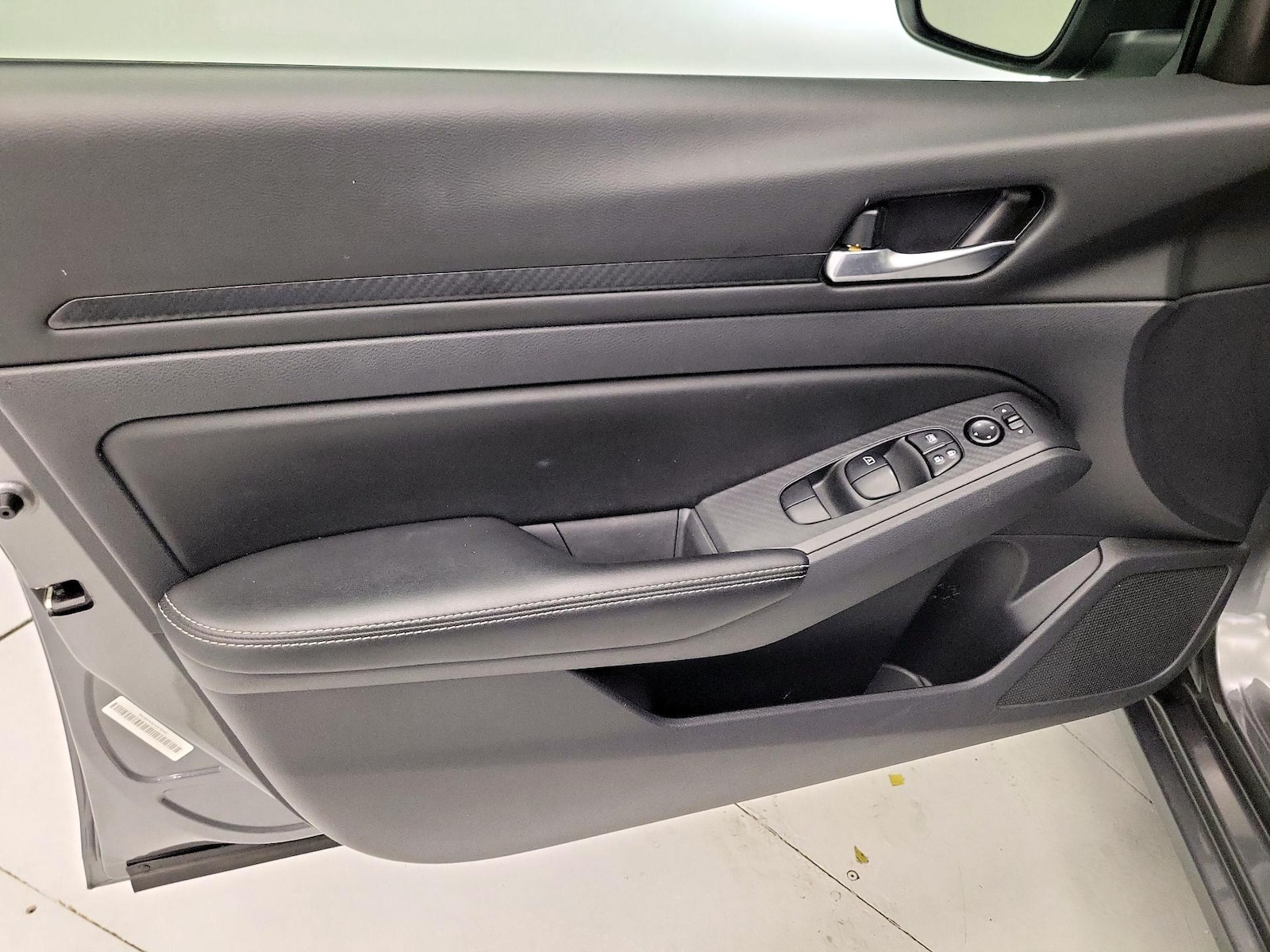2025 Nissan Altima SV - Photo 13