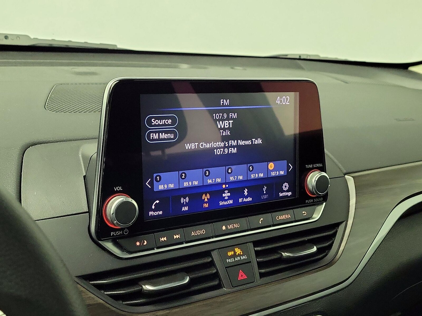 2025 Nissan Altima SV - Photo 16