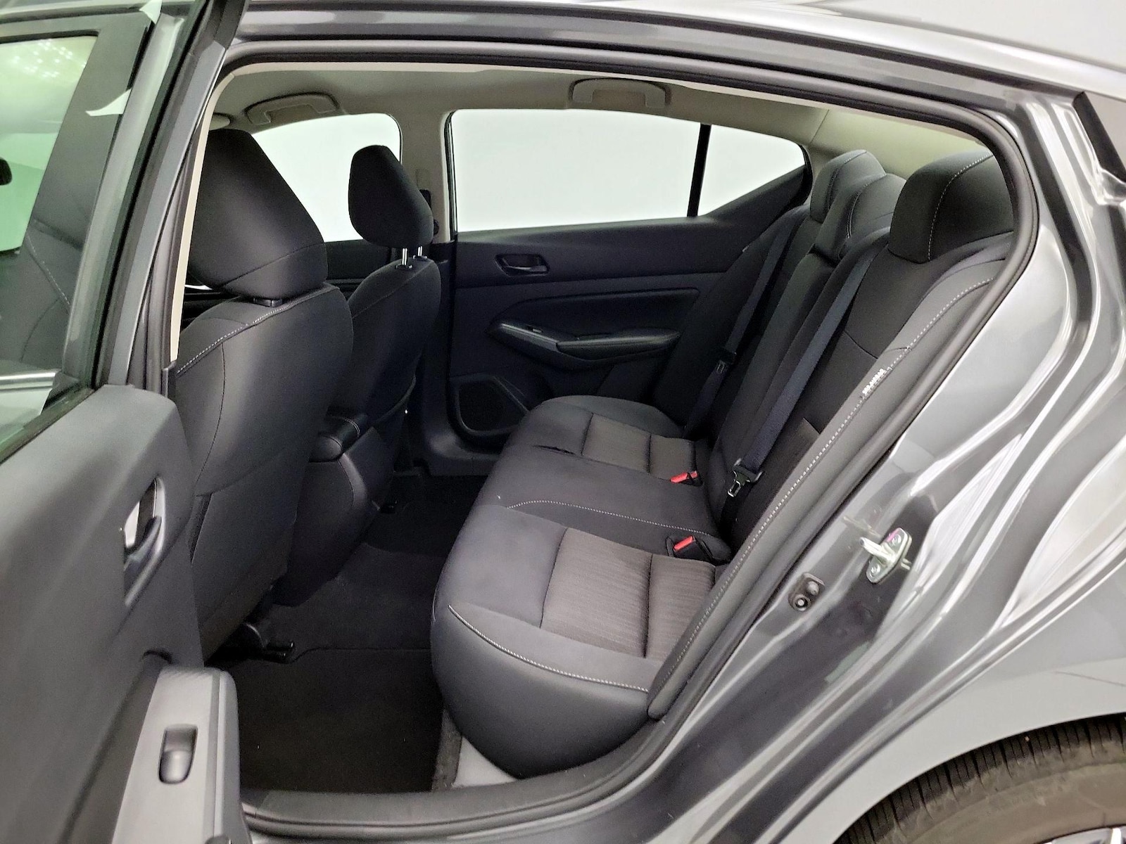 2025 Nissan Altima SV - Photo 20