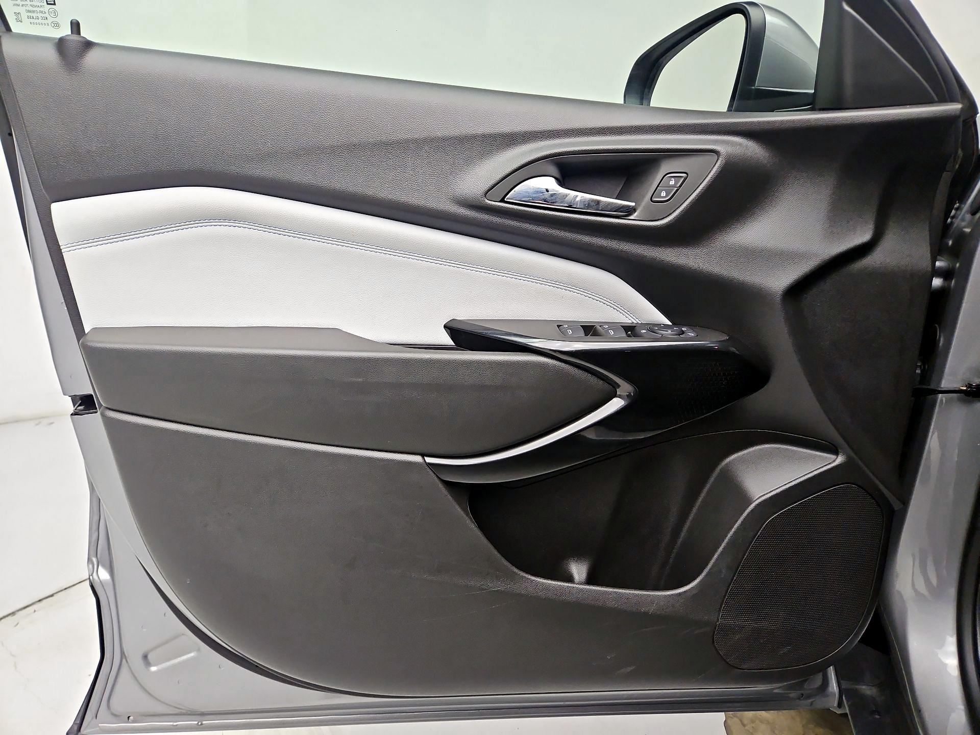 Thumbnail: 2025 Chevrolet Trax - 12
