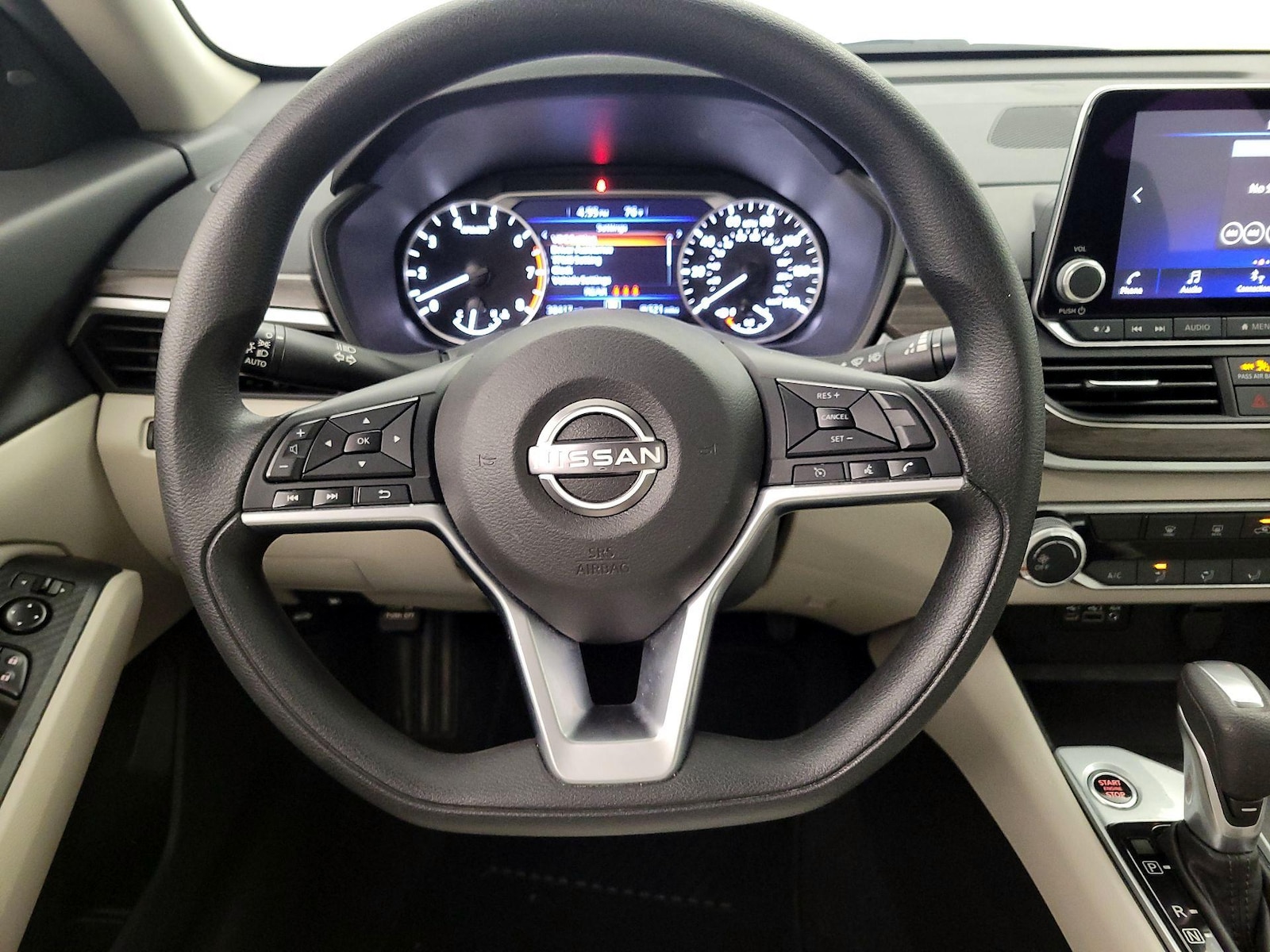 2025 Nissan Altima SV - Photo 11