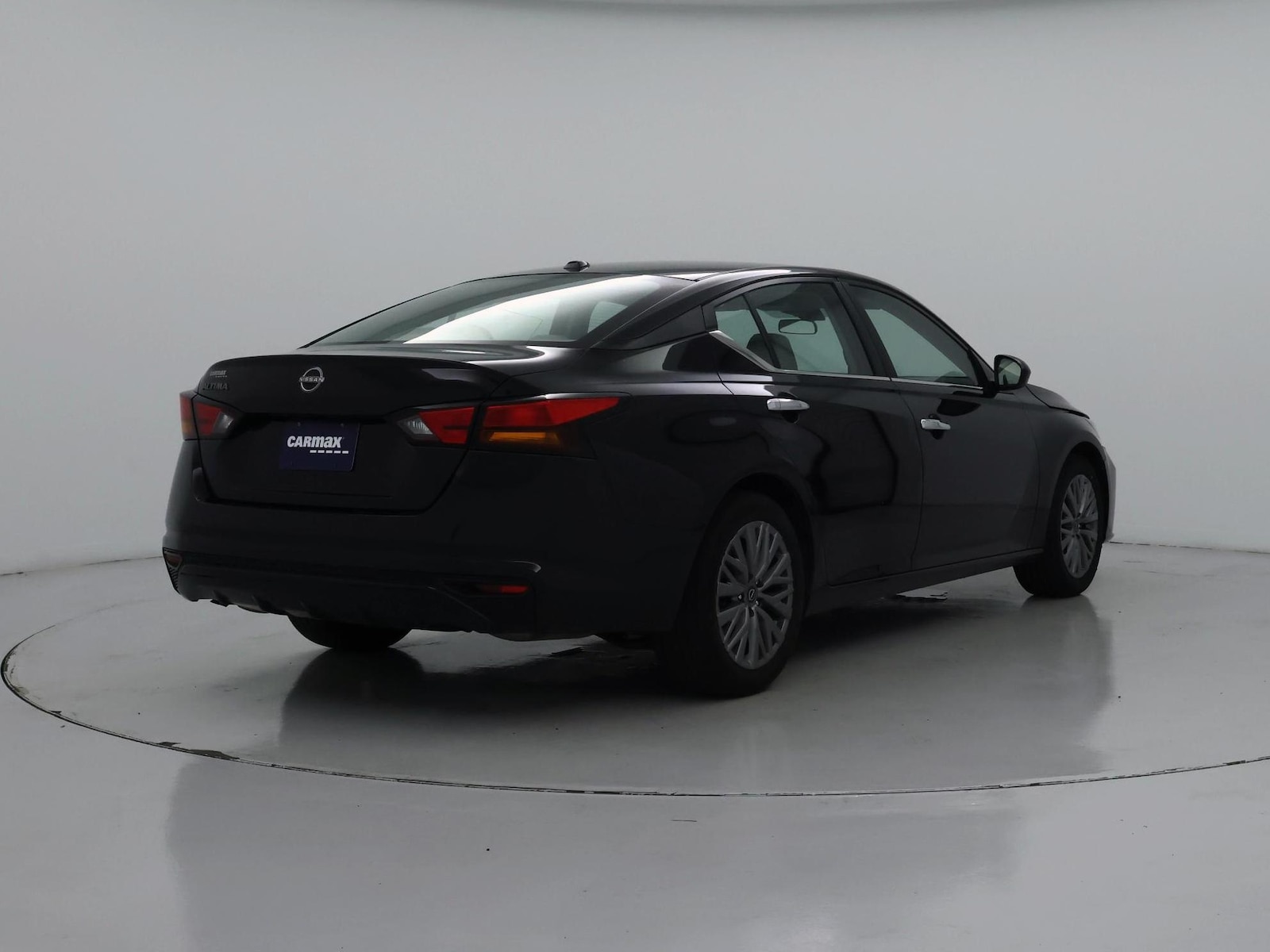 2025 Nissan Altima SV - Photo 9