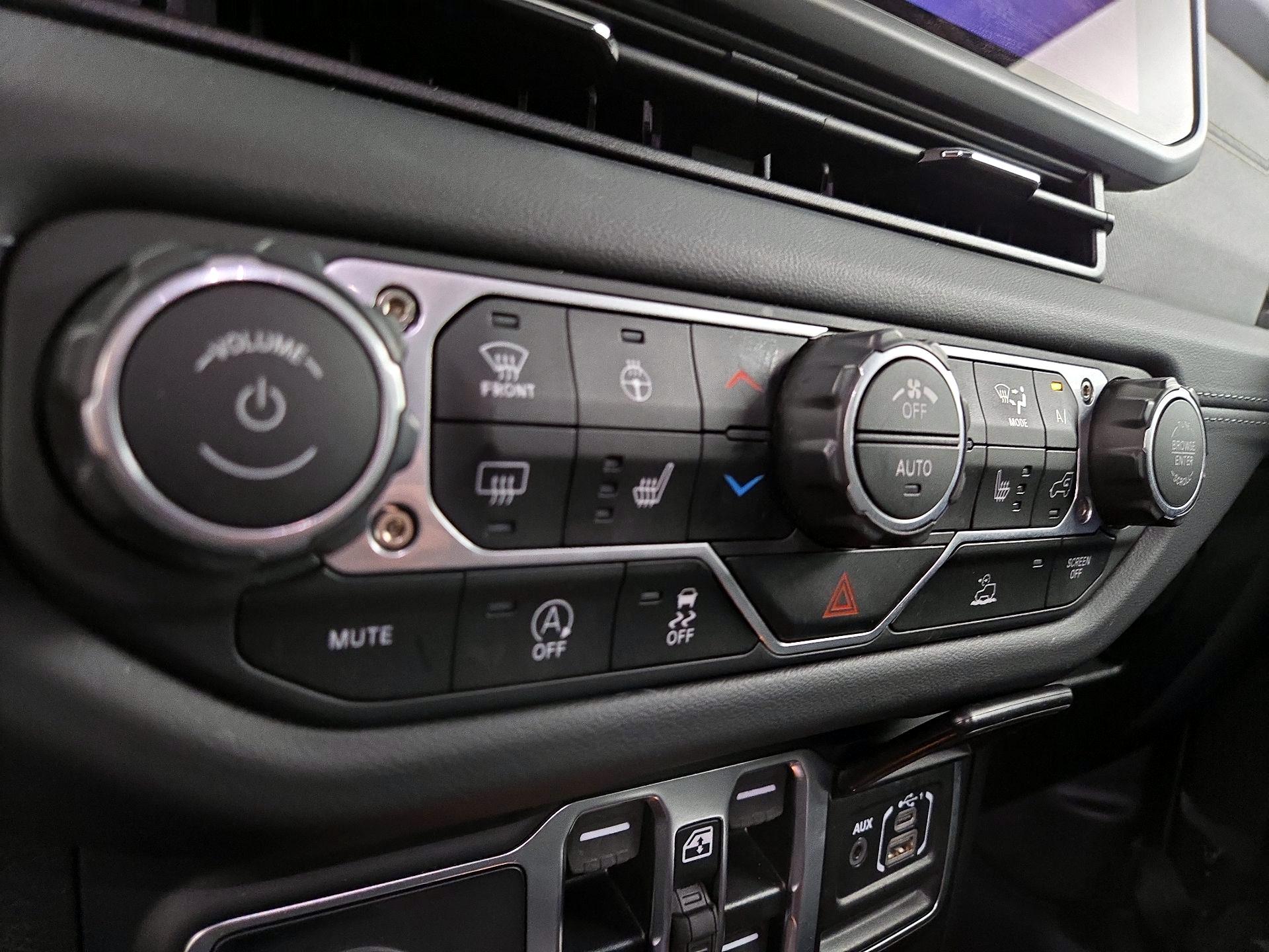 Thumbnail: 2025 Jeep Wrangler - 16