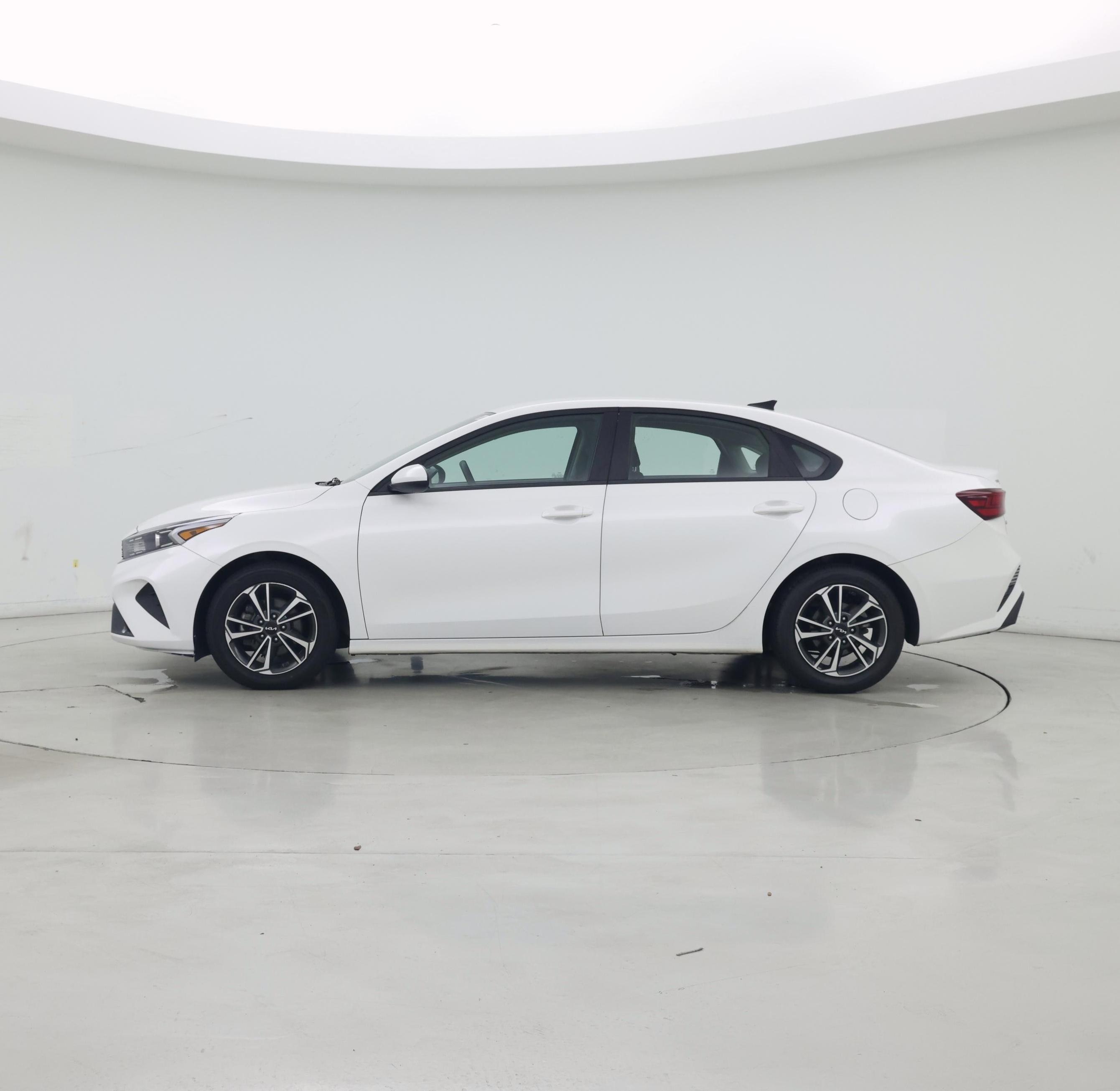 Thumbnail: 2024 Kia Forte - 3