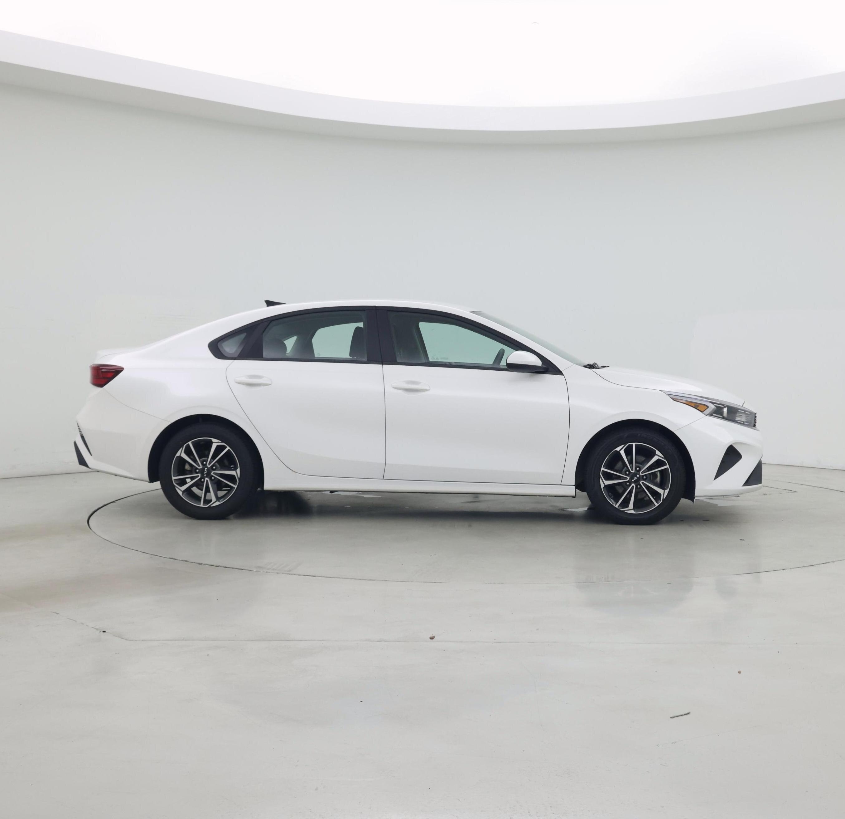 Thumbnail: 2024 Kia Forte - 7