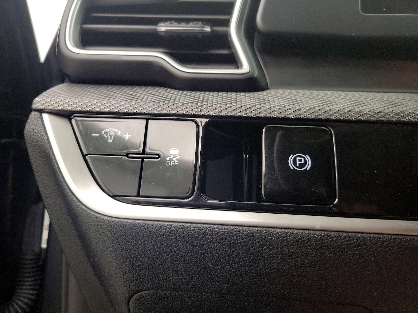 2025 Kia Sportage LX - Photo 14