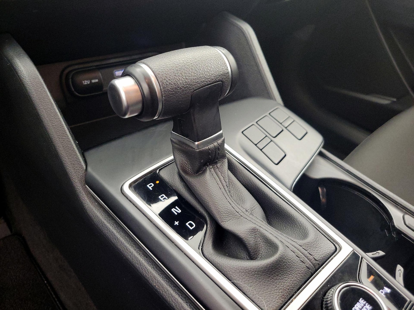 2025 Kia Sportage LX - Photo 18