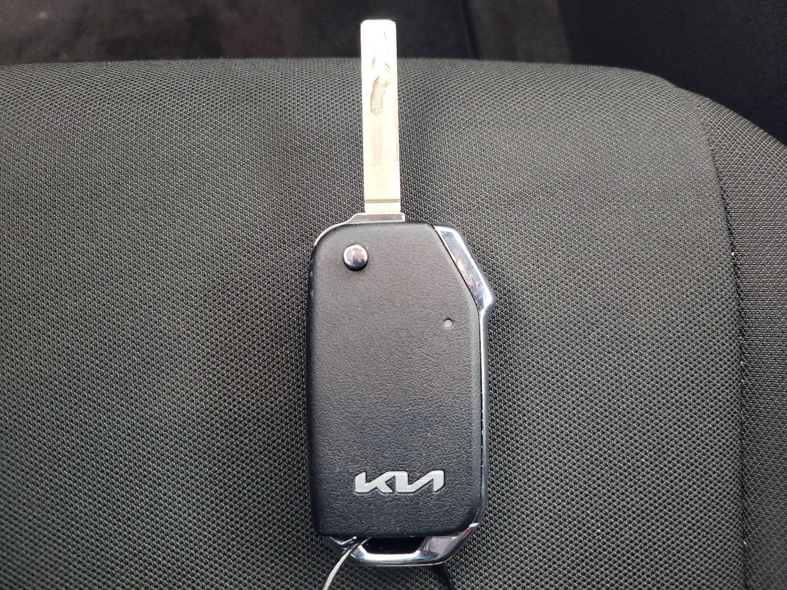 2025 Kia Sportage LX - Photo 23