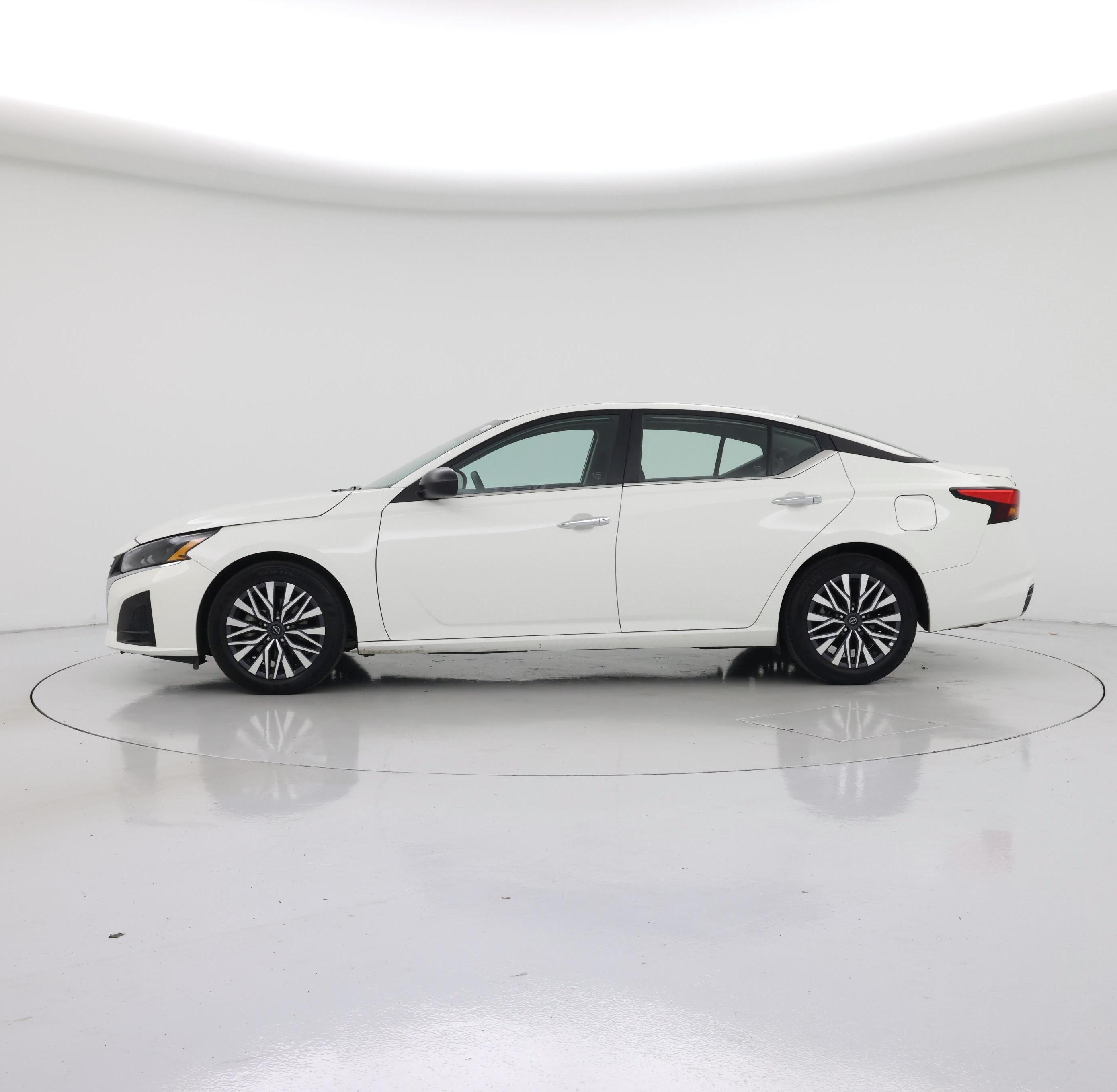 Thumbnail: 2025 Nissan Altima - 3