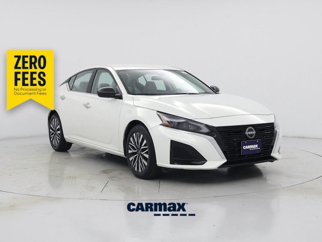 White 2025 Nissan Altima 2.5 SV FWD Sedan Front-Wheel Drive Automatic