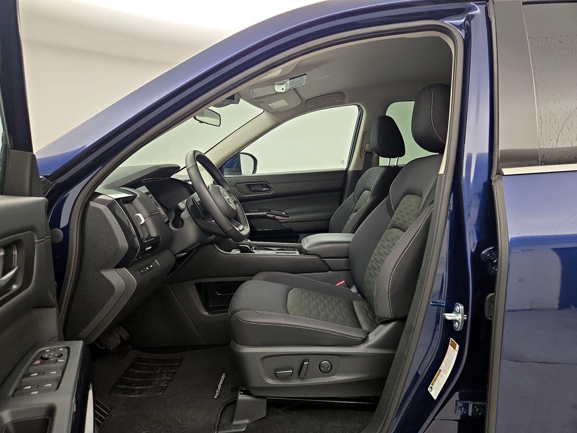 Thumbnail: 2025 Nissan Pathfinder - 11