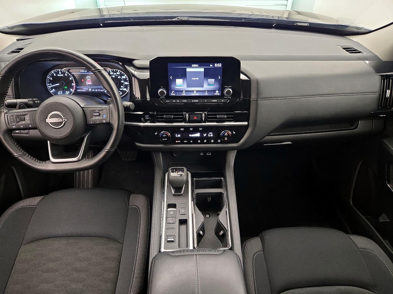 2025 Nissan Pathfinder SV - Photo 10