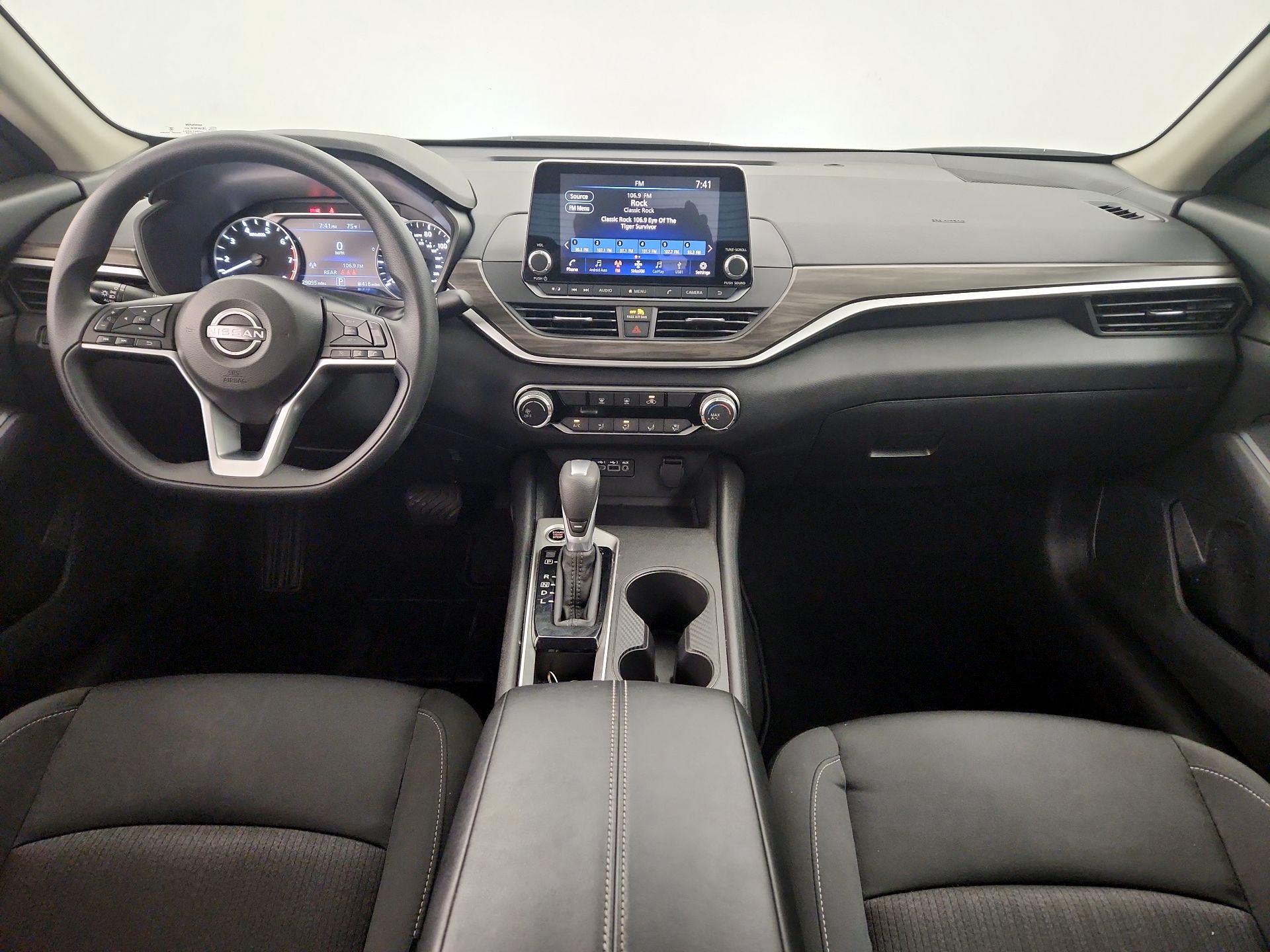 Thumbnail: 2025 Nissan Altima - 9