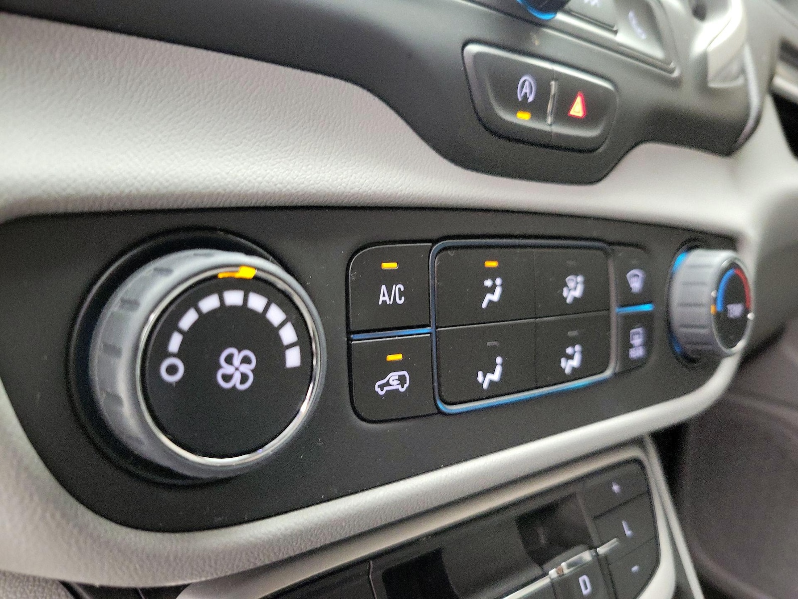 2024 GMC Terrain SLE - Photo 17